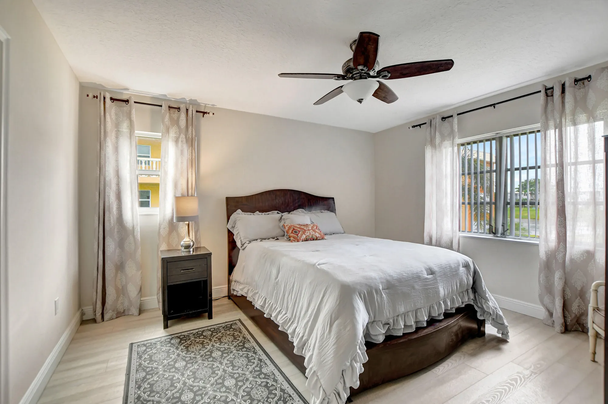 Property Slideshow image 13 of 29 | 9810 marina blvd apt 1120, Boca Raton, FL, 33428