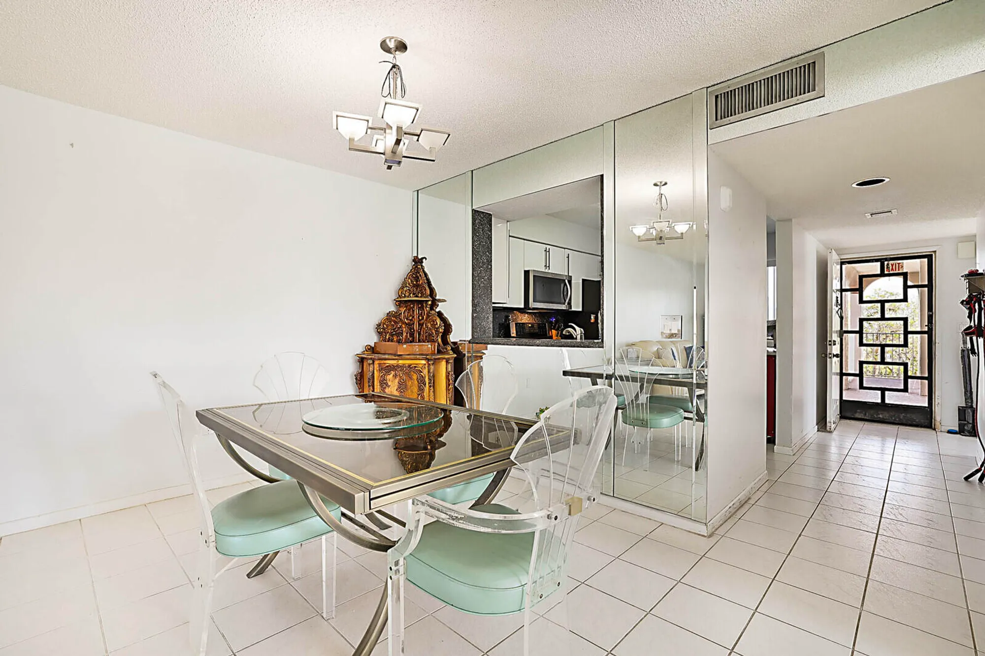 Property Slideshow image 4 of 21 | 6037 pointe regal cir 401, Delray Beach, FL, 33484