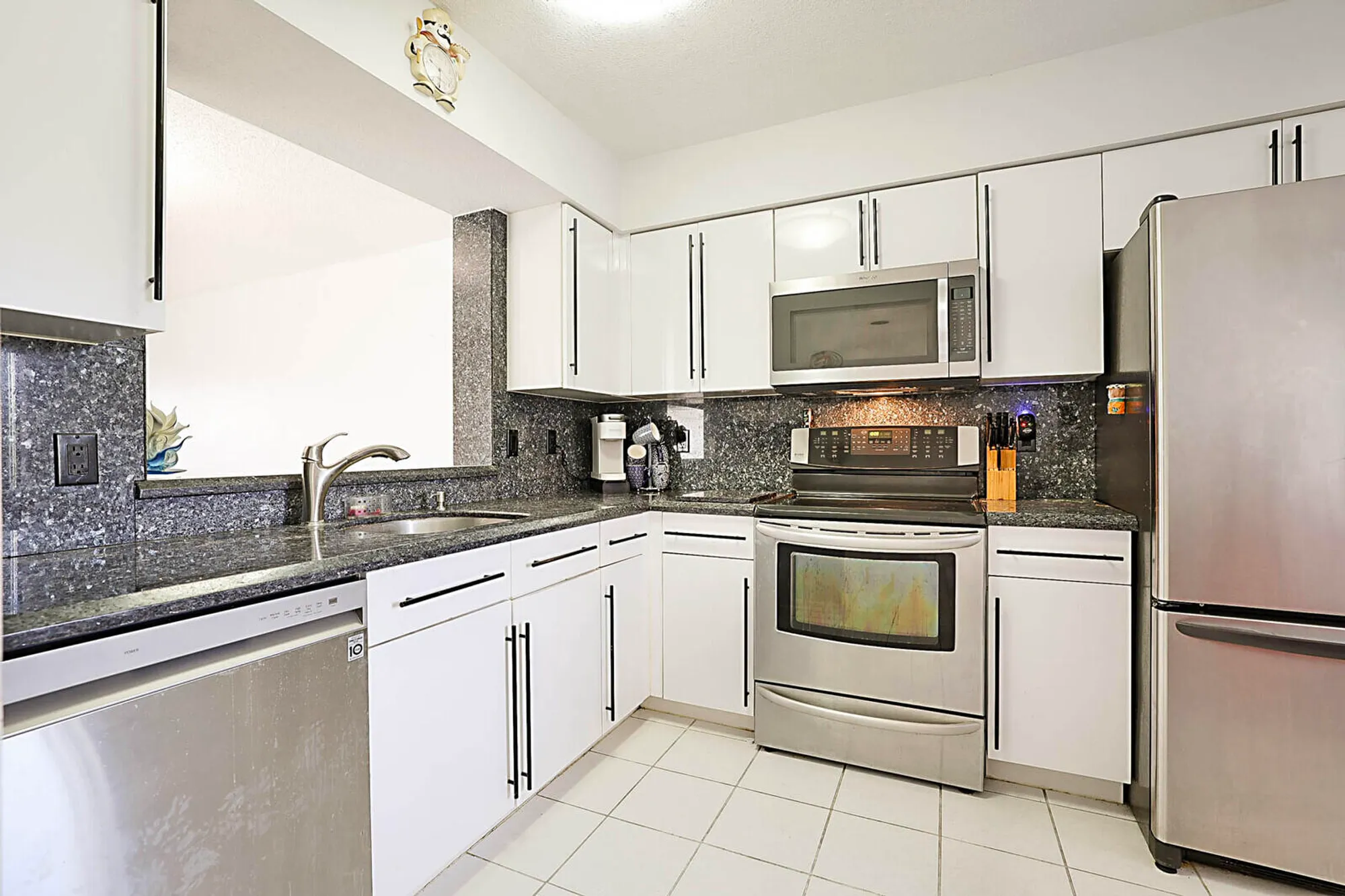 Property Slideshow image 13 of 21 | 6037 pointe regal cir 401, Delray Beach, FL, 33484