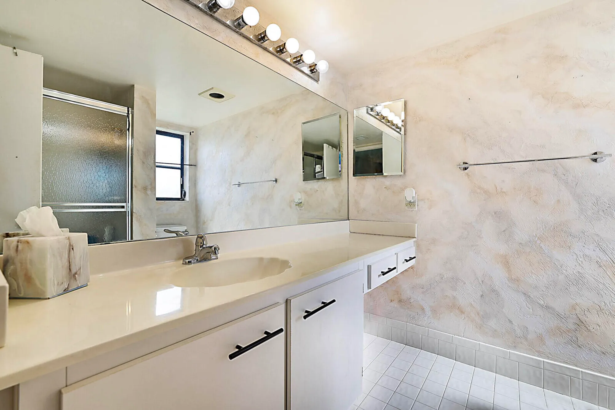 Property Slideshow image 12 of 21 | 6037 pointe regal cir 401, Delray Beach, FL, 33484
