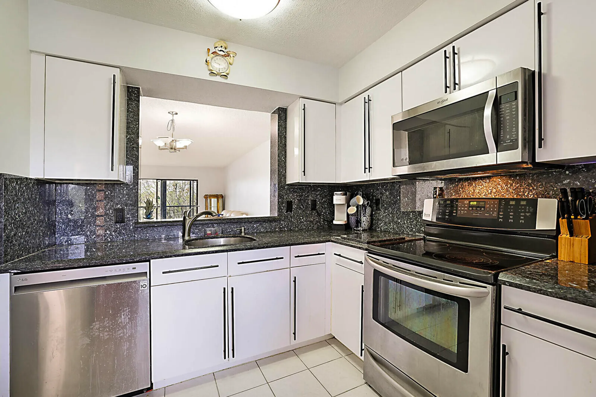 Property Slideshow image 14 of 21 | 6037 pointe regal cir 401, Delray Beach, FL, 33484