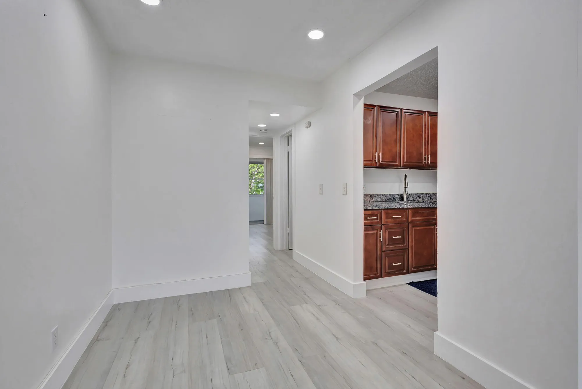 Property Slideshow image 5 of 23 | 110 dorchester e unit e, West Palm Beach, FL, 33417