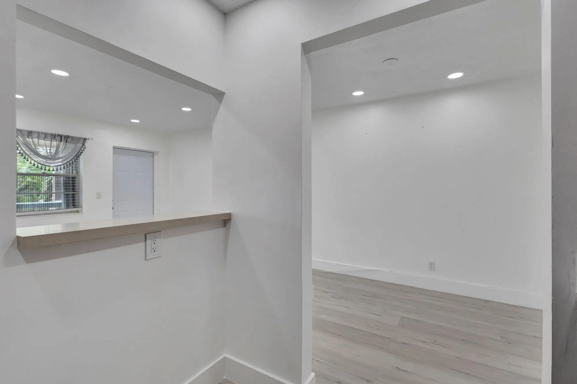 Property Slideshow image 9 of 23 | 110 dorchester e unit e, West Palm Beach, FL, 33417