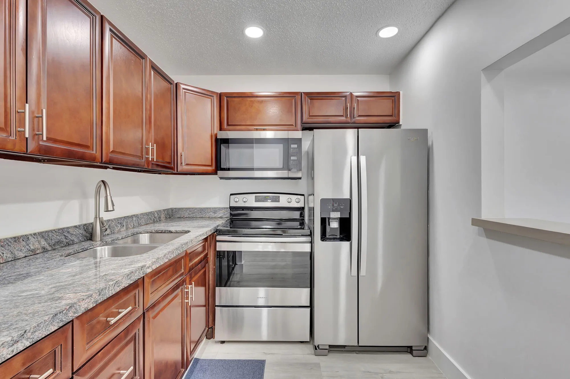 Property Slideshow image 8 of 23 | 110 dorchester e unit e, West Palm Beach, FL, 33417