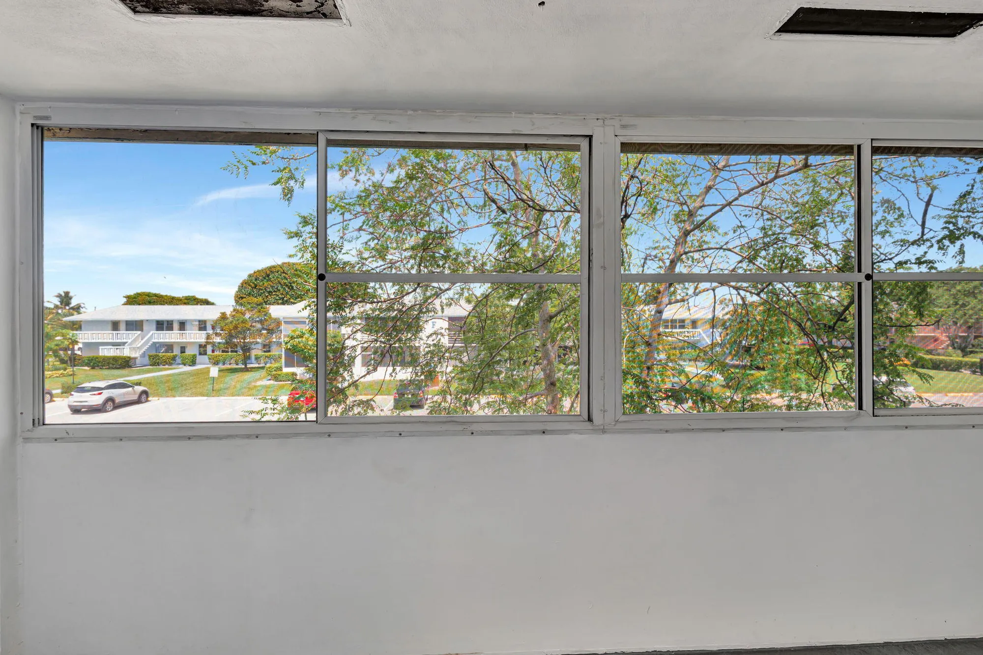 Property Slideshow image 16 of 23 | 110 dorchester e unit e, West Palm Beach, FL, 33417