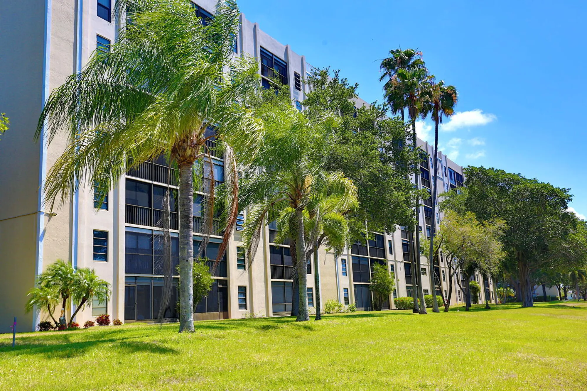 Property Slideshow image 47 of 51 | 7290 kinghurst dr apt 407, Delray Beach, FL, 33446