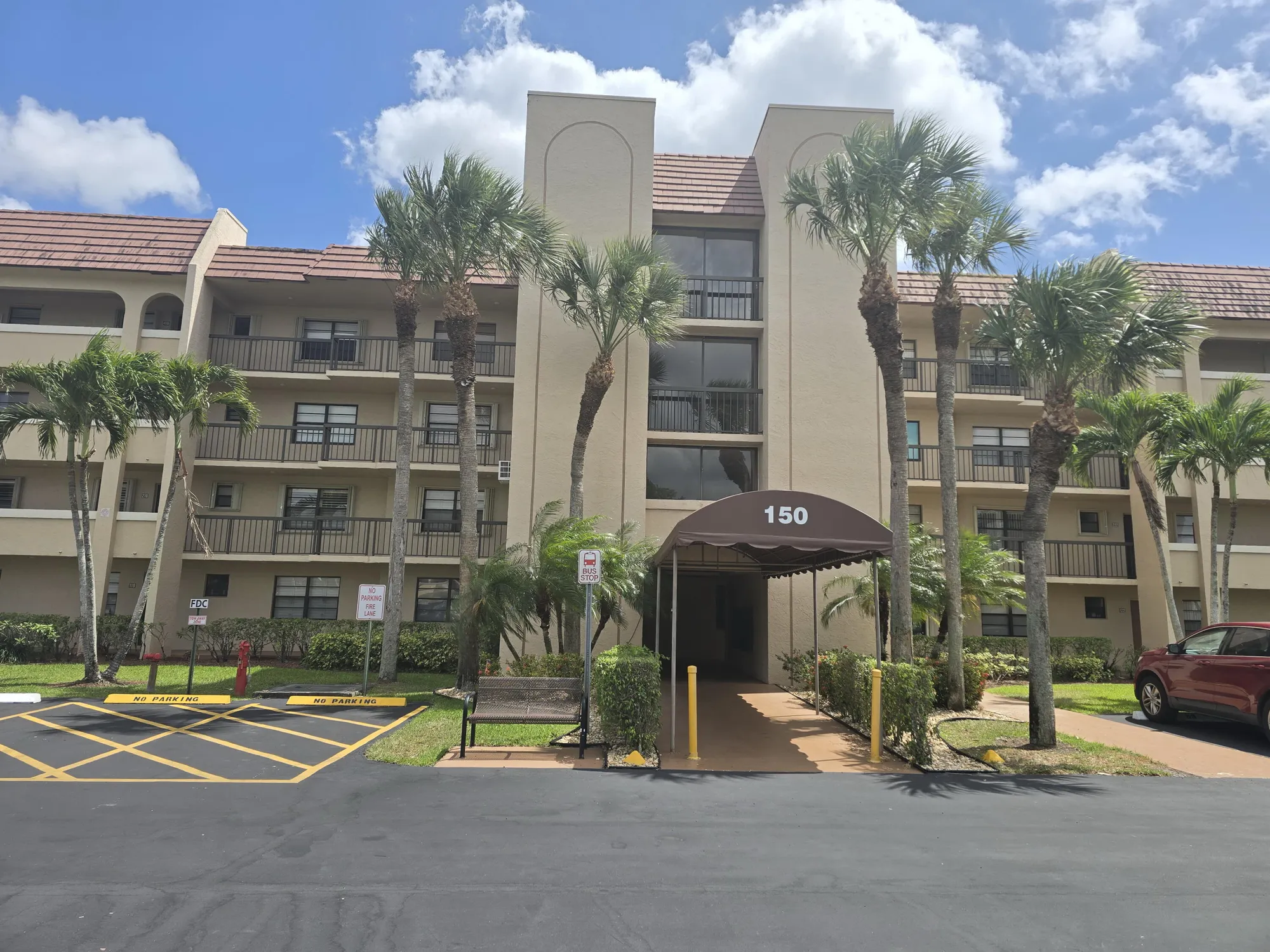 Property Slideshow image 1 of 28 | 150 lake nancy ln apt 221, West Palm Beach, FL, 33411