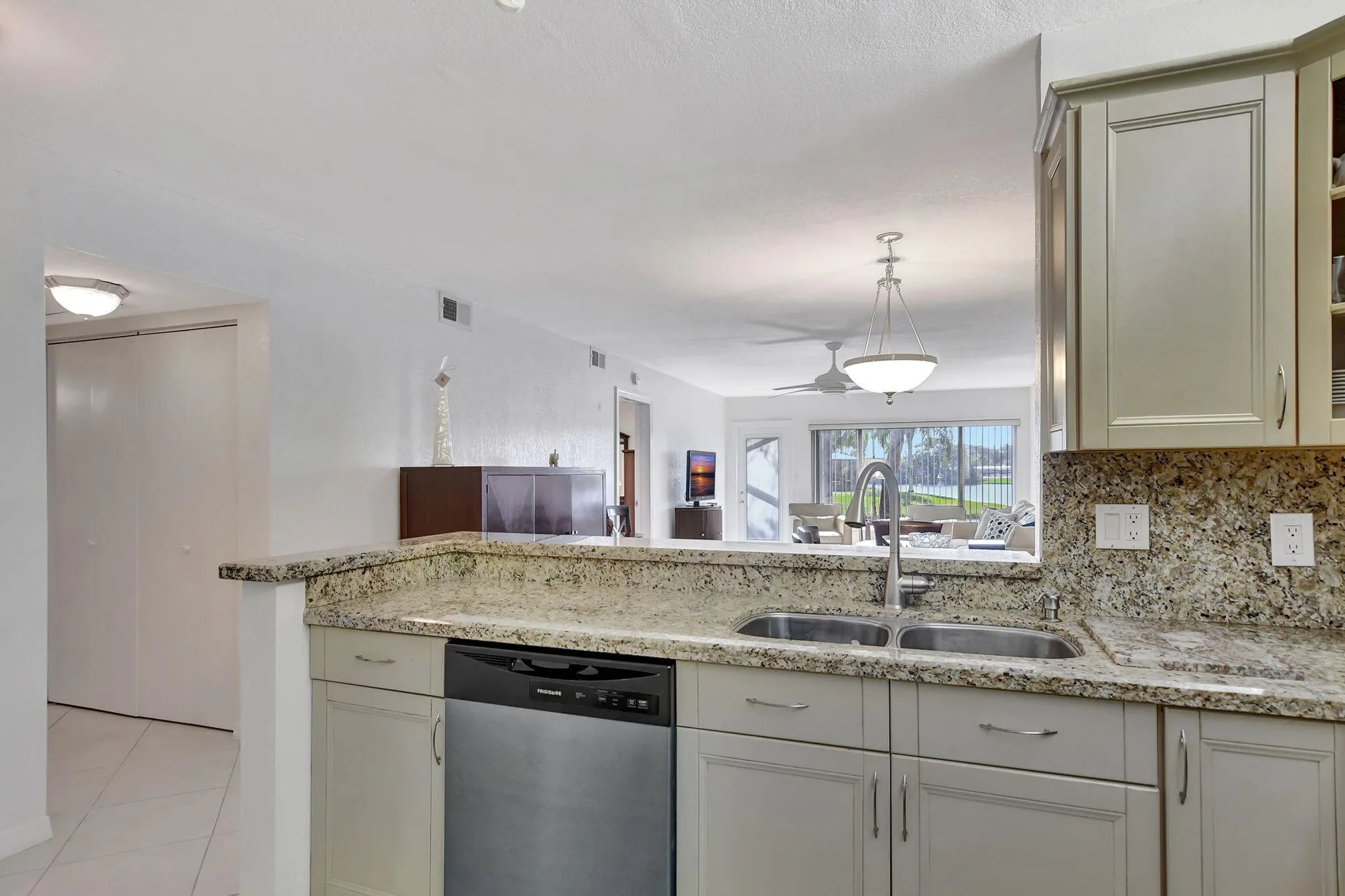 Property Slideshow image 7 of 36 | 9214 flynn cir 6, Boca Raton, FL, 33496
