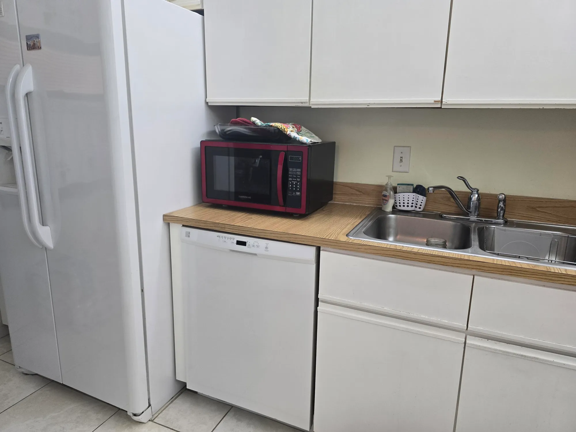 Property Slideshow image 8 of 28 | 150 lake nancy ln apt 221, West Palm Beach, FL, 33411