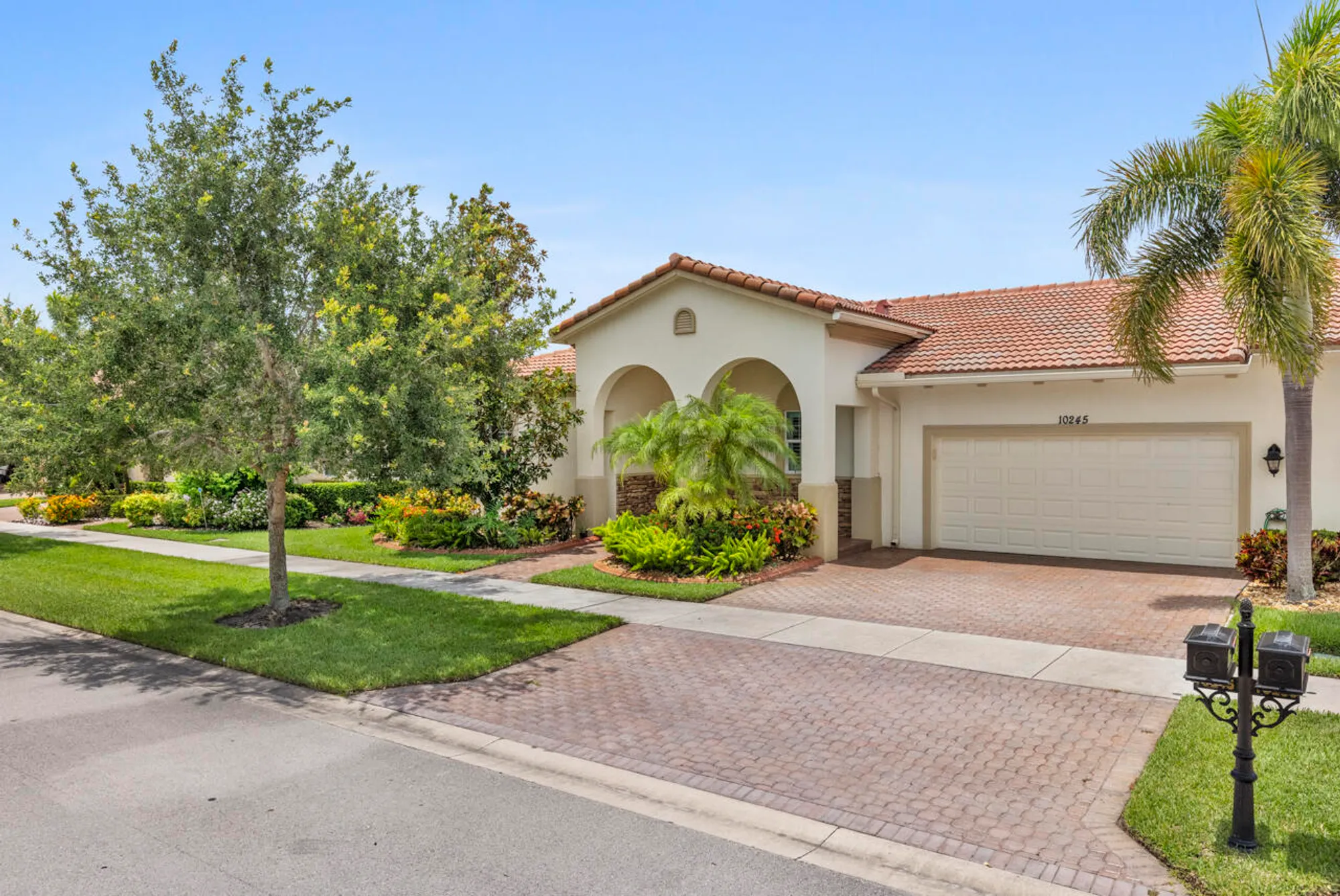 Property Slideshow image 2 of 37 | 10245 sw reggiani rd, Port Saint Lucie, FL, 34986