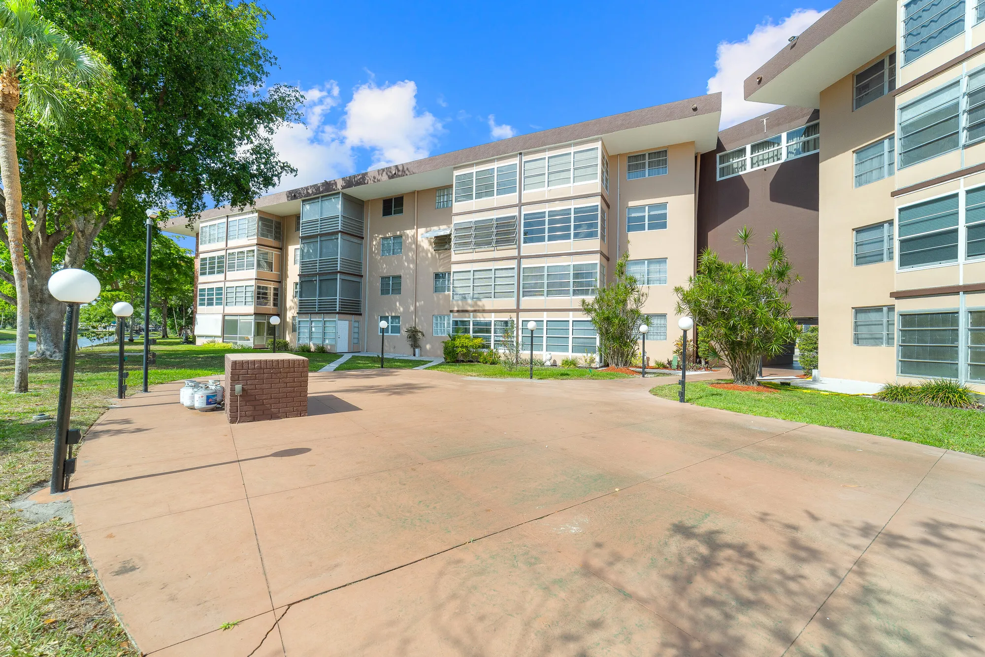 Property Slideshow image 24 of 33 | 2951 nw 46th ave apt 306, Lauderdale Lakes, FL, 33313