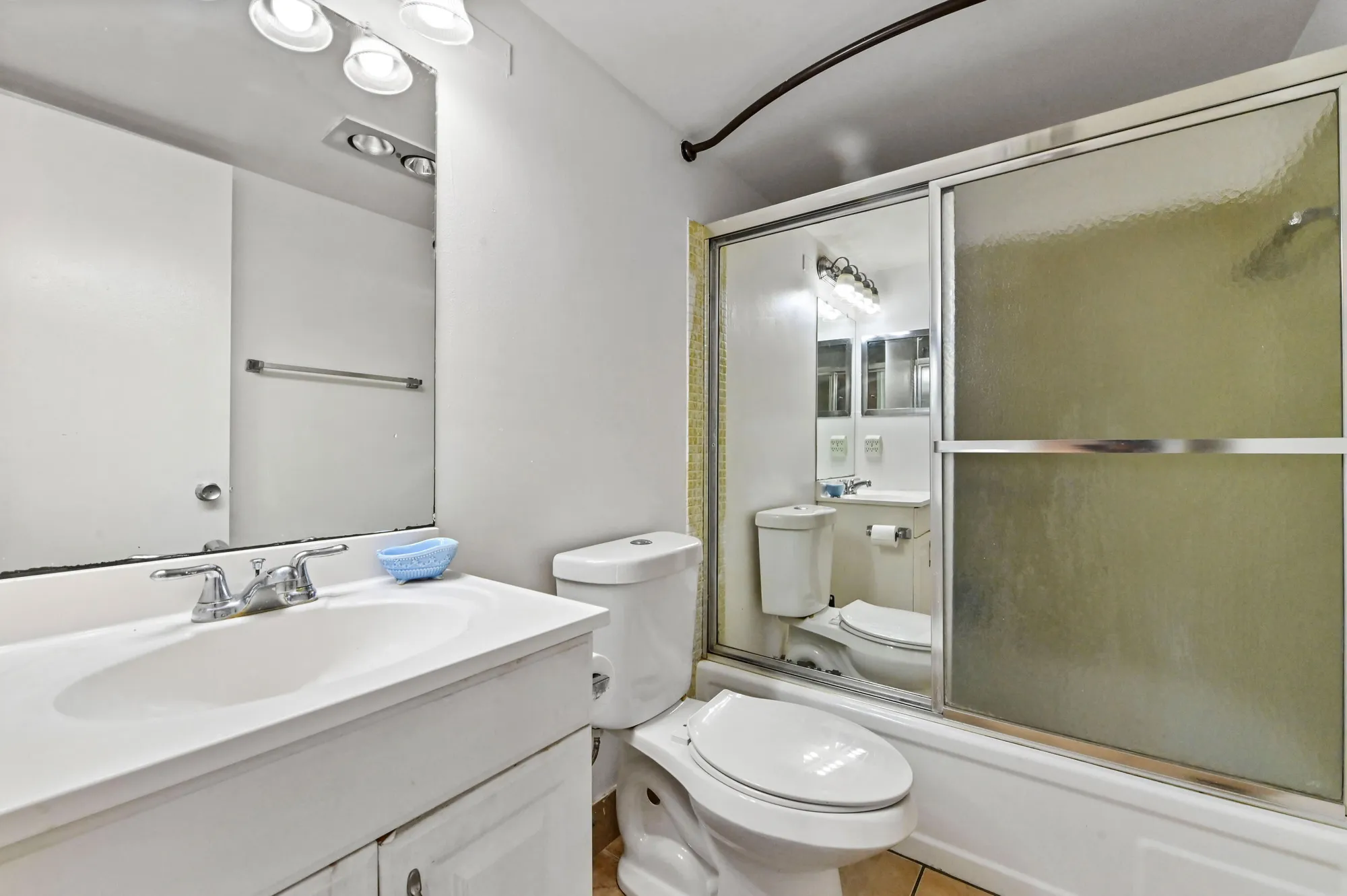 Property Slideshow image 10 of 21 | 111 dorchester e unit e, West Palm Beach, FL, 33417