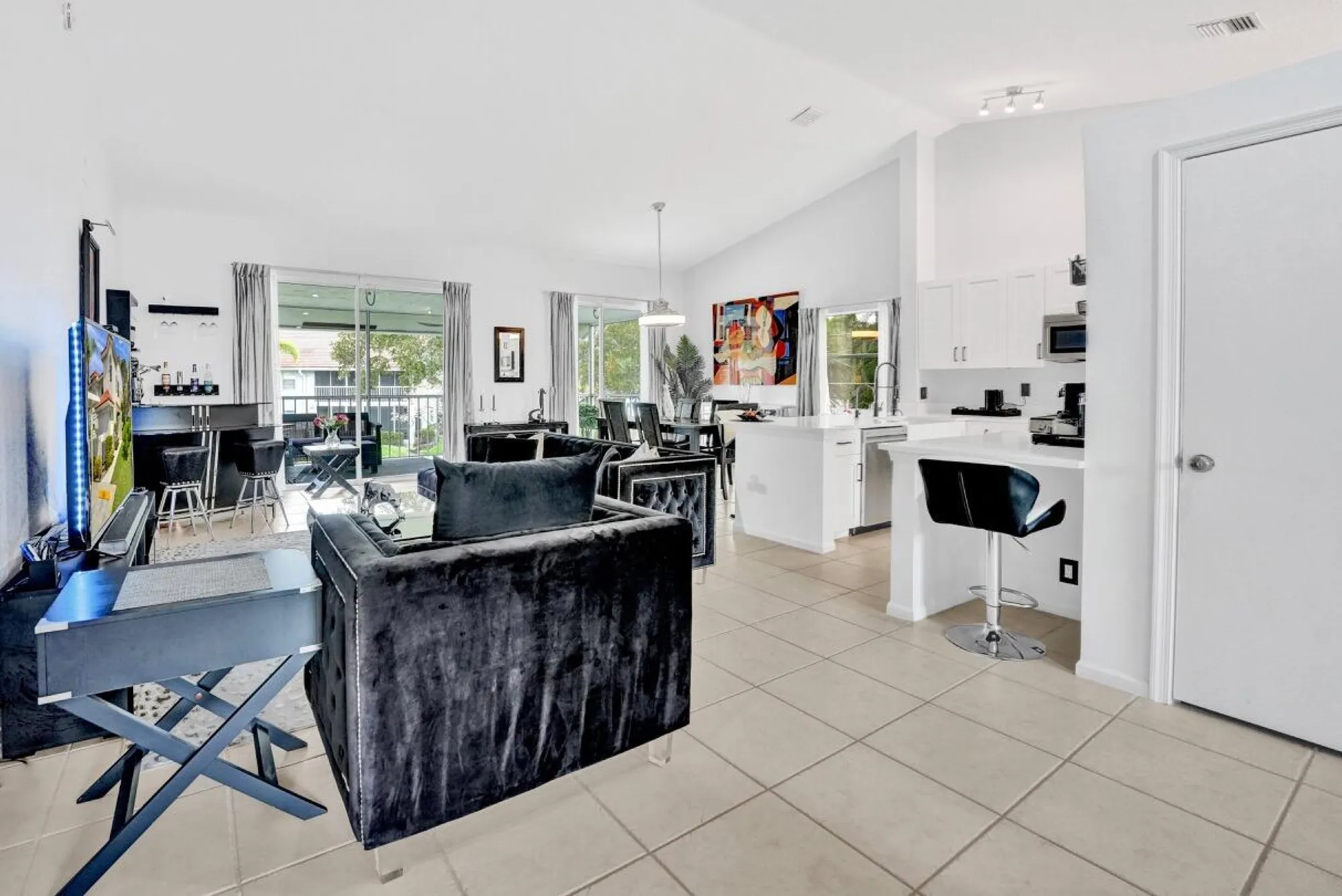 Property Slideshow image 19 of 62 | 7669 springwater pl 202, Boynton Beach, FL, 33437