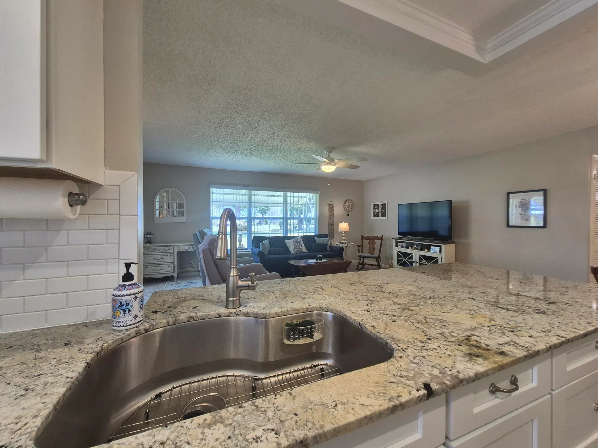 Property Slideshow image 10 of 65 | 910 south dr a, Delray Beach, FL, 33445