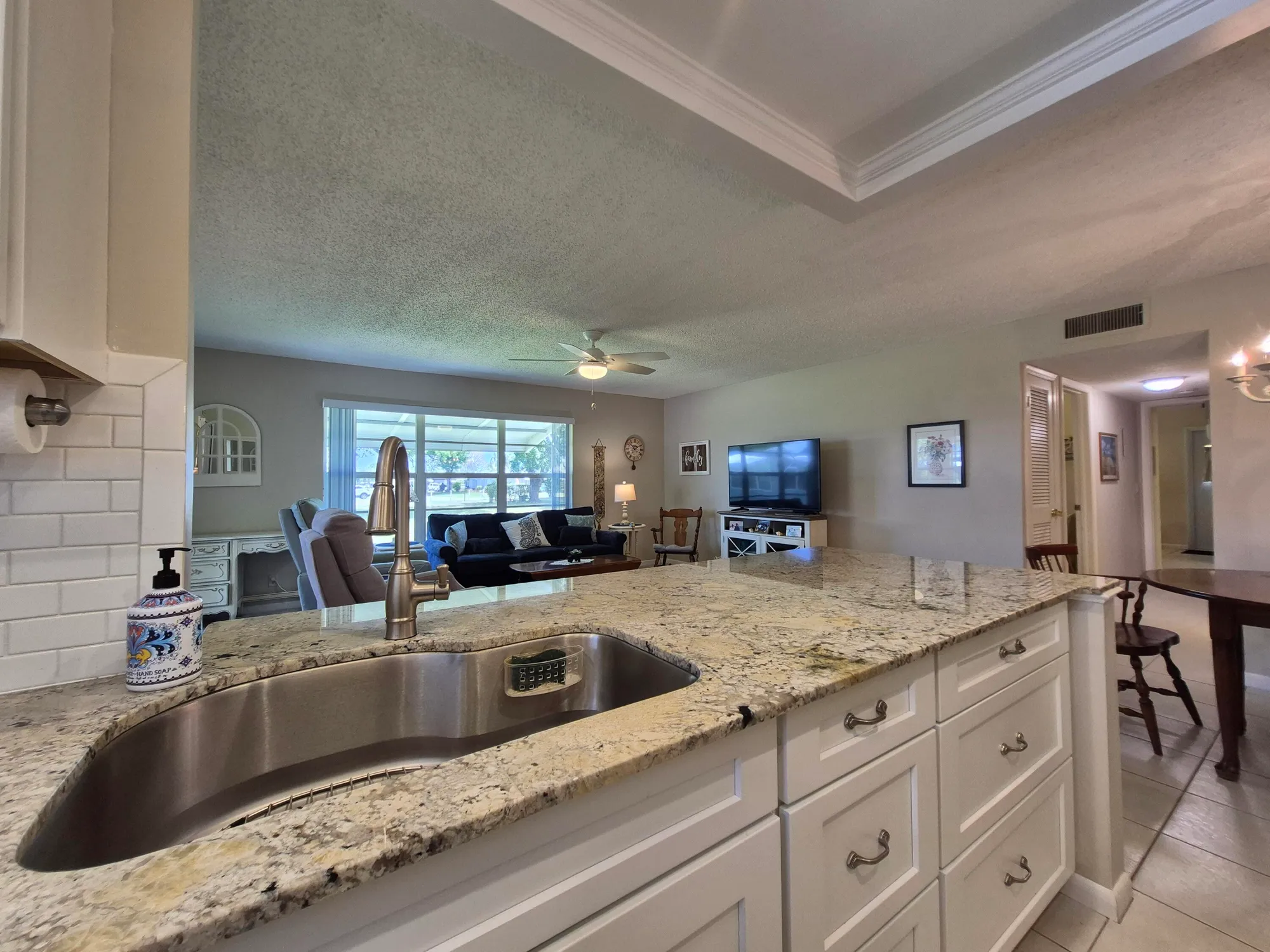 Property Slideshow image 12 of 65 | 910 south dr a, Delray Beach, FL, 33445