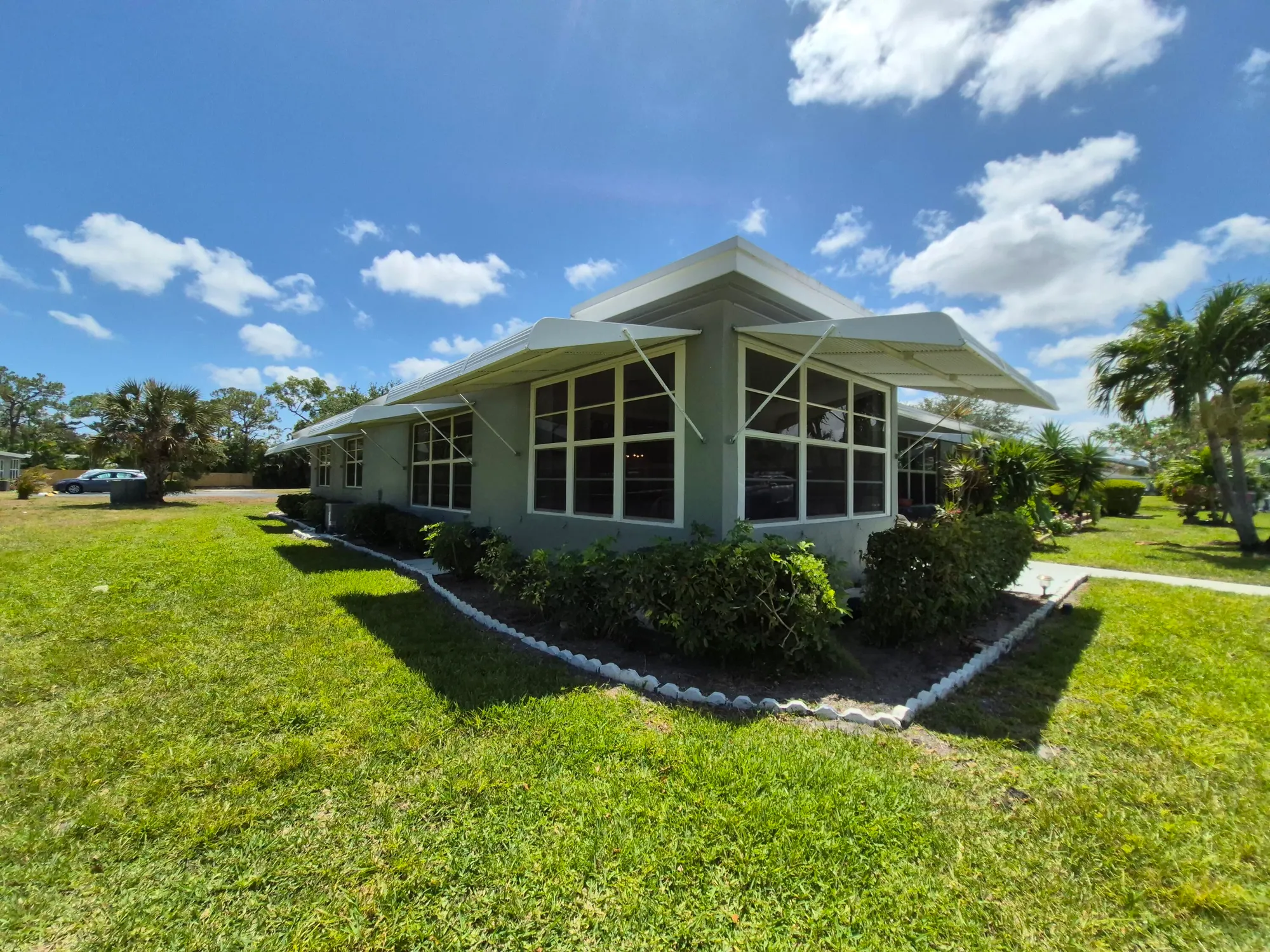 Property Slideshow image 4 of 65 | 910 south dr a, Delray Beach, FL, 33445