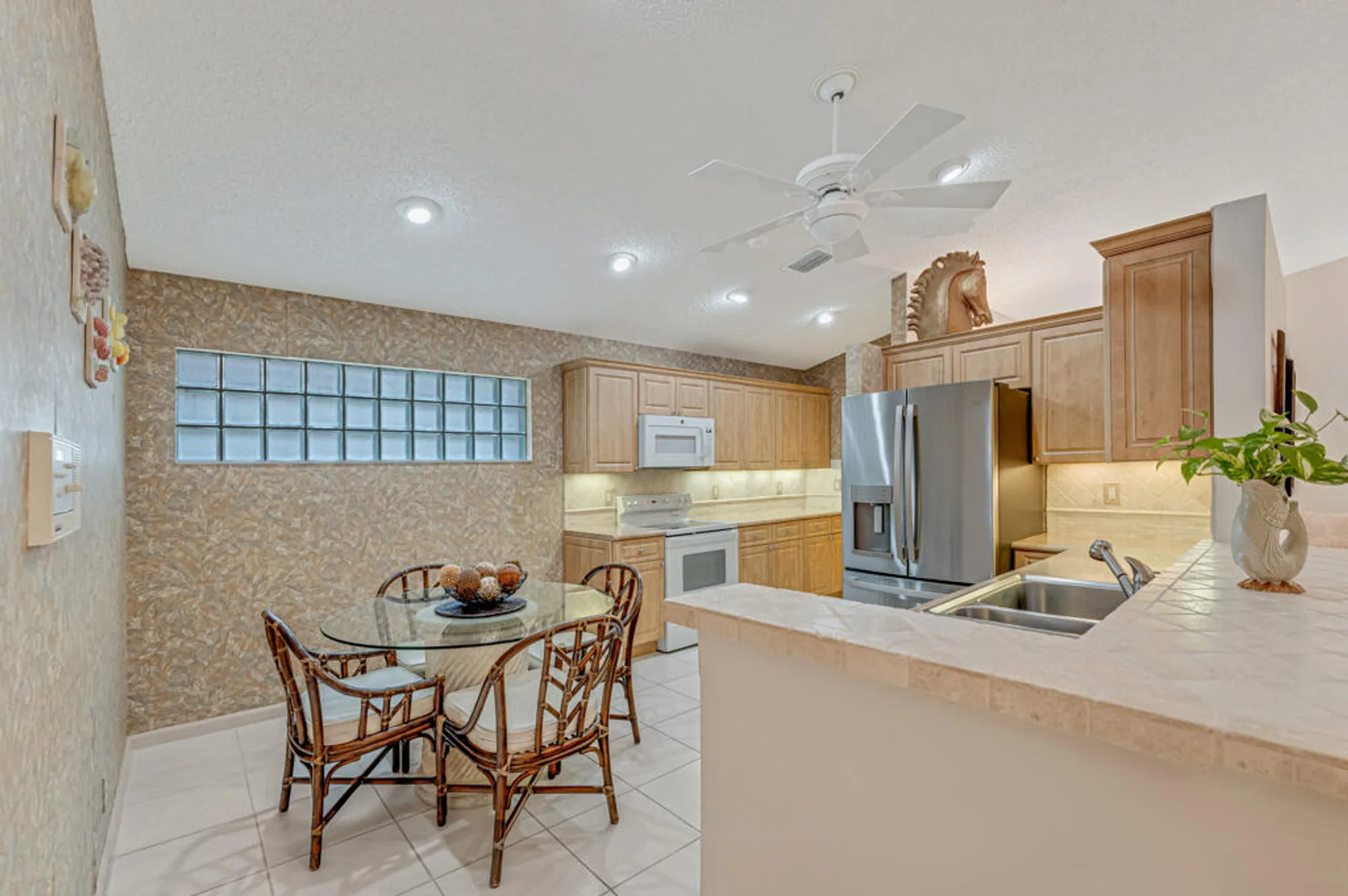 Property Slideshow image 14 of 58 | 9870 harbour lake cir, Boynton Beach, FL, 33437