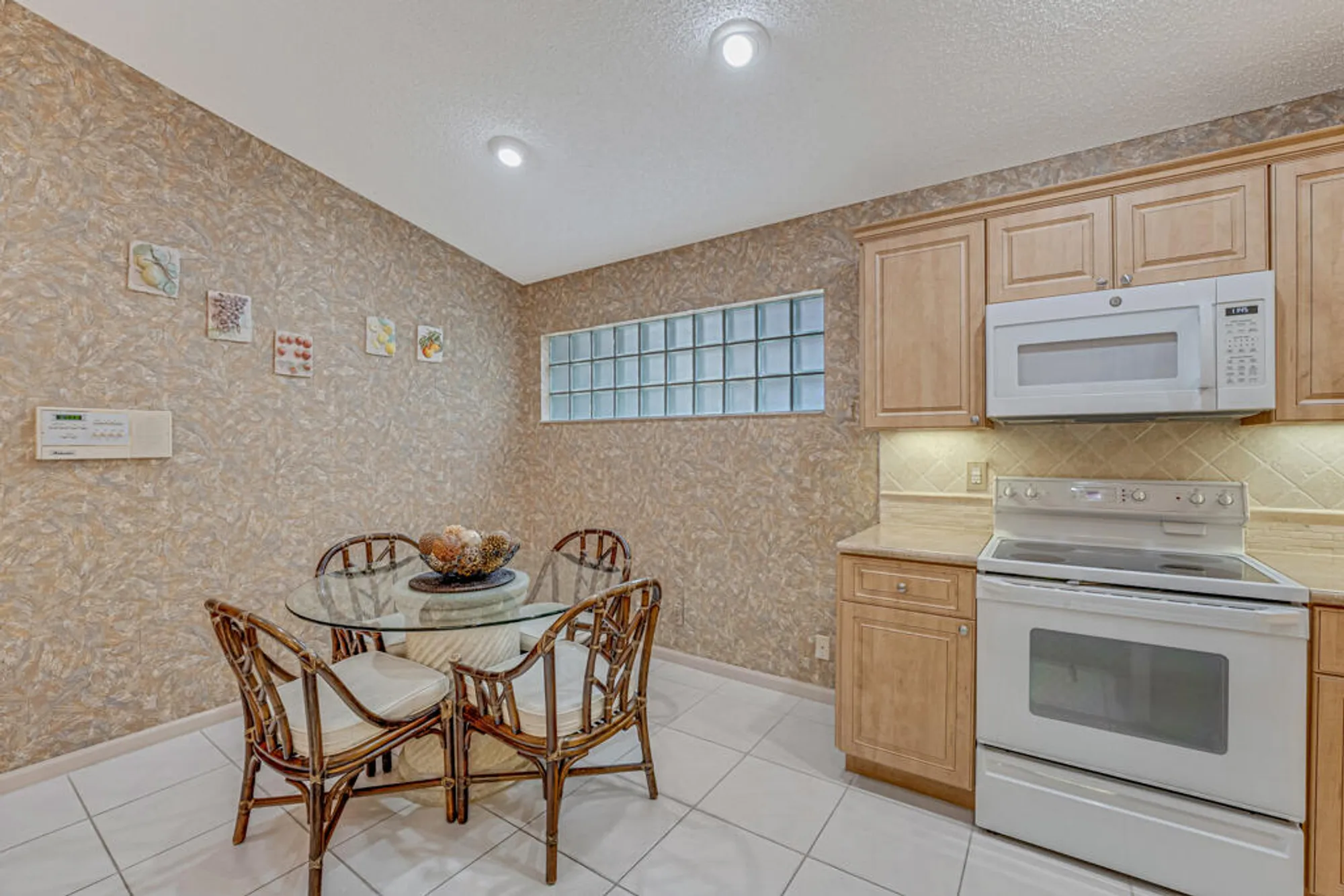 Property Slideshow image 16 of 58 | 9870 harbour lake cir, Boynton Beach, FL, 33437