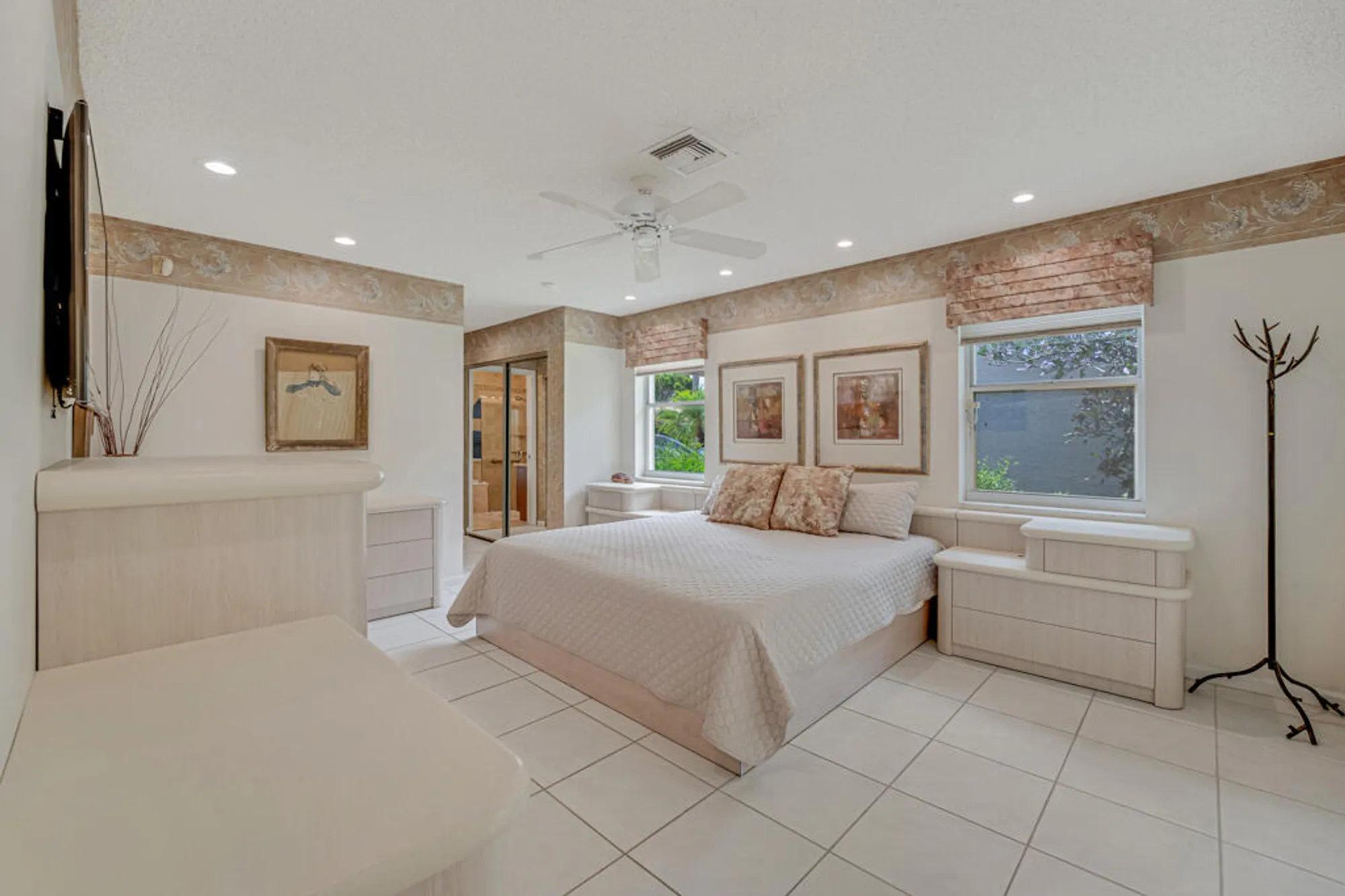 Property Slideshow image 22 of 58 | 9870 harbour lake cir, Boynton Beach, FL, 33437