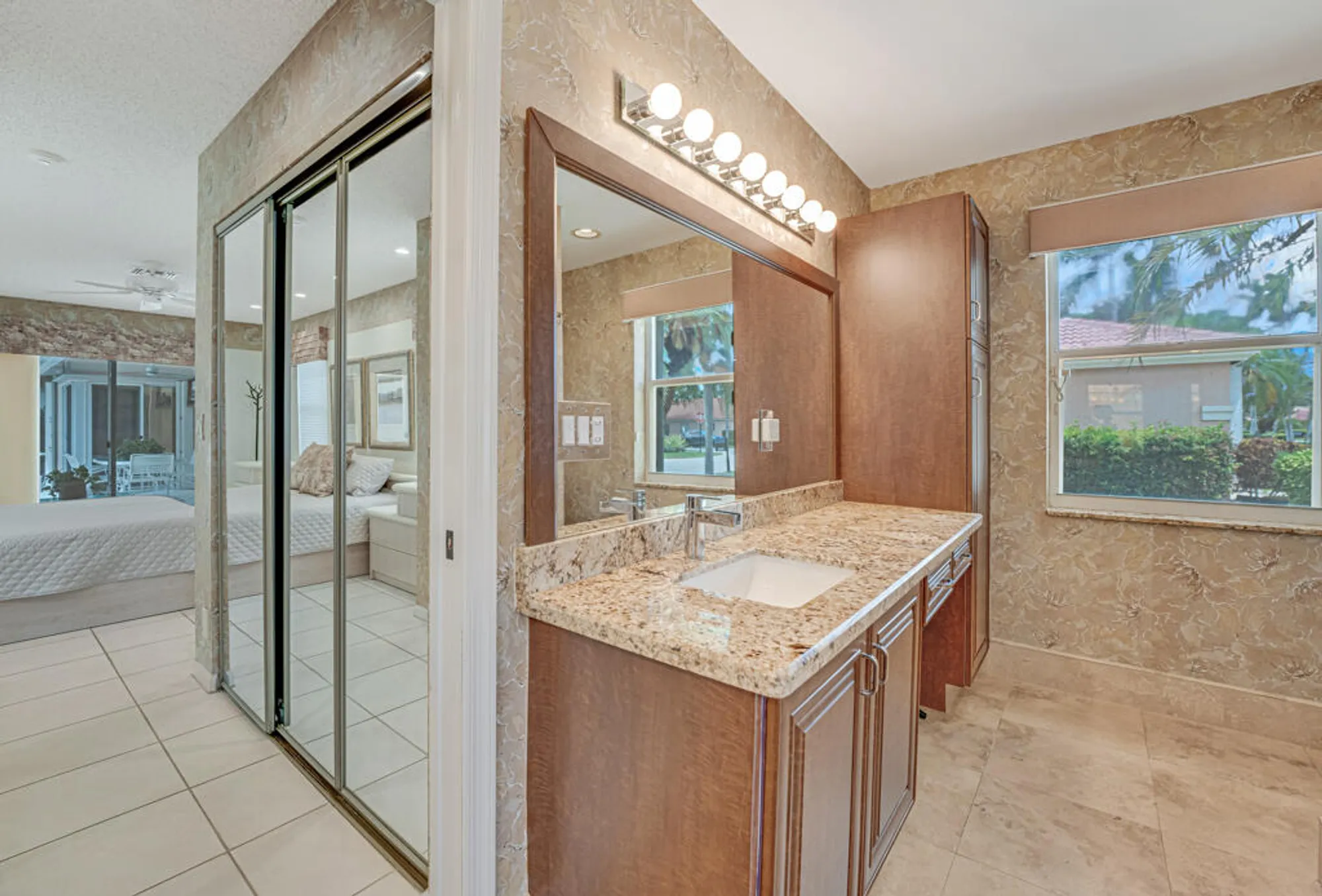 Property Slideshow image 28 of 58 | 9870 harbour lake cir, Boynton Beach, FL, 33437