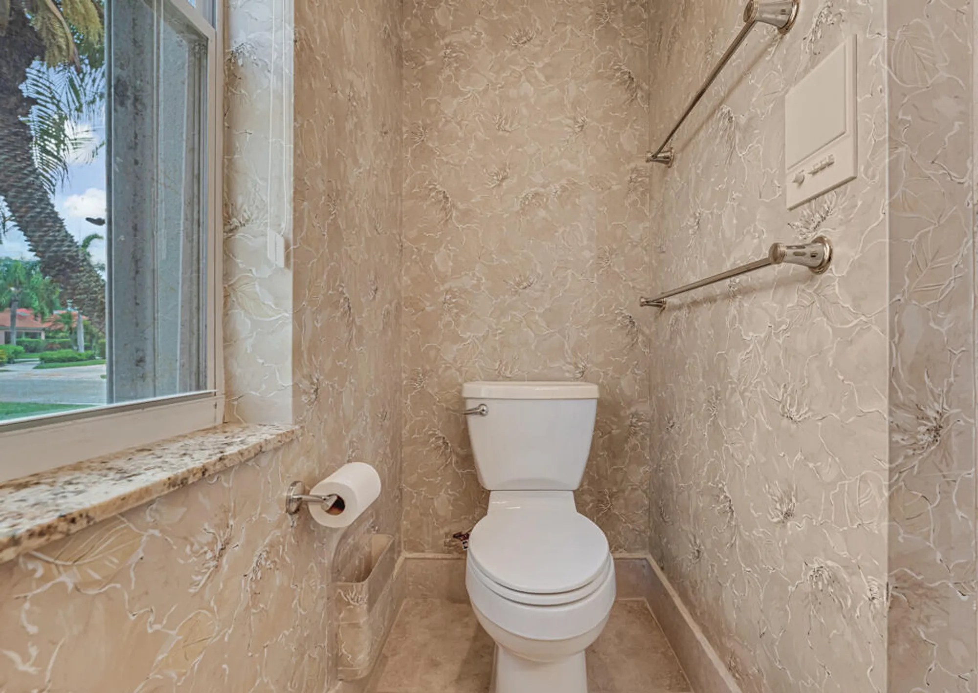 Property Slideshow image 29 of 58 | 9870 harbour lake cir, Boynton Beach, FL, 33437