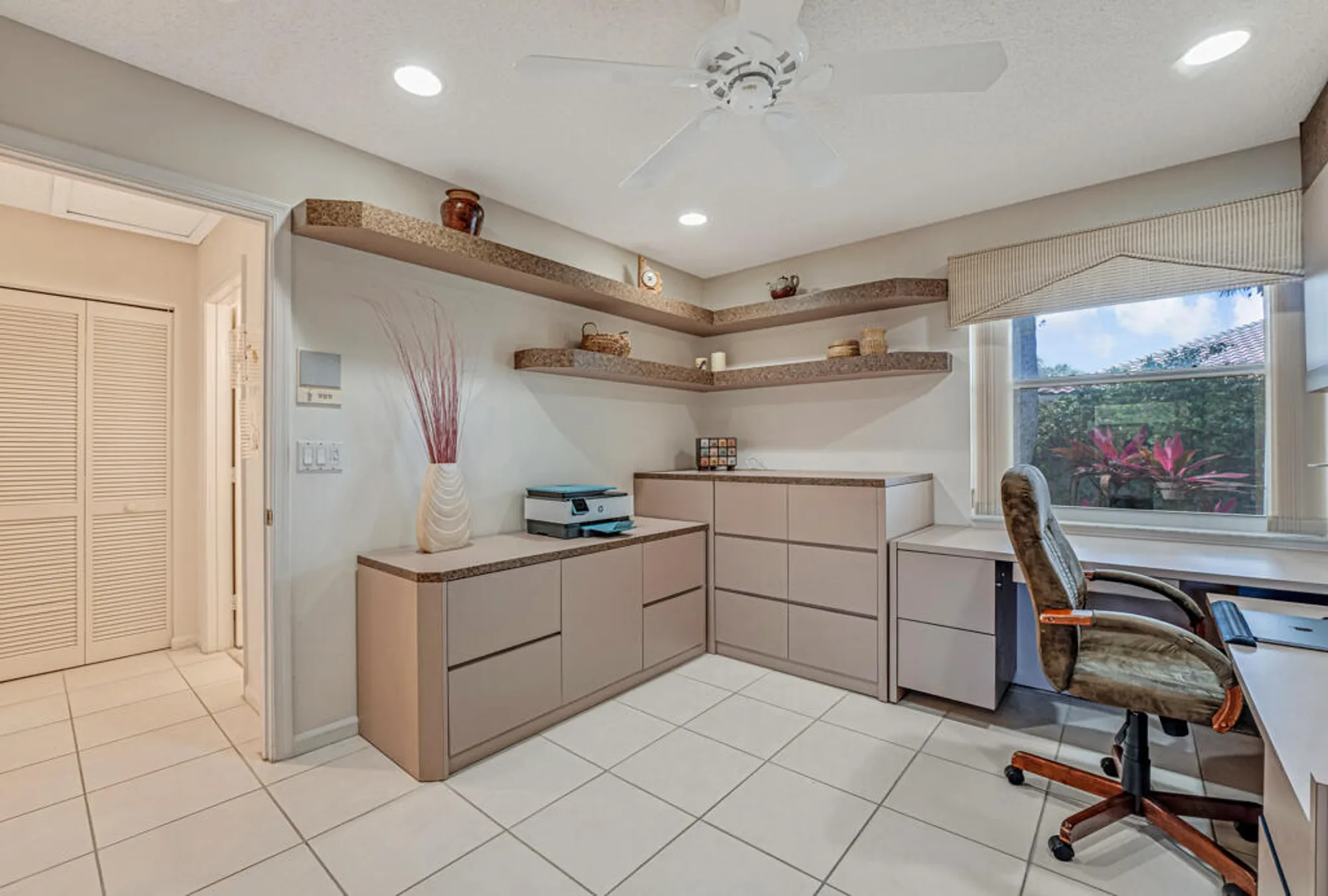Property Slideshow image 31 of 58 | 9870 harbour lake cir, Boynton Beach, FL, 33437
