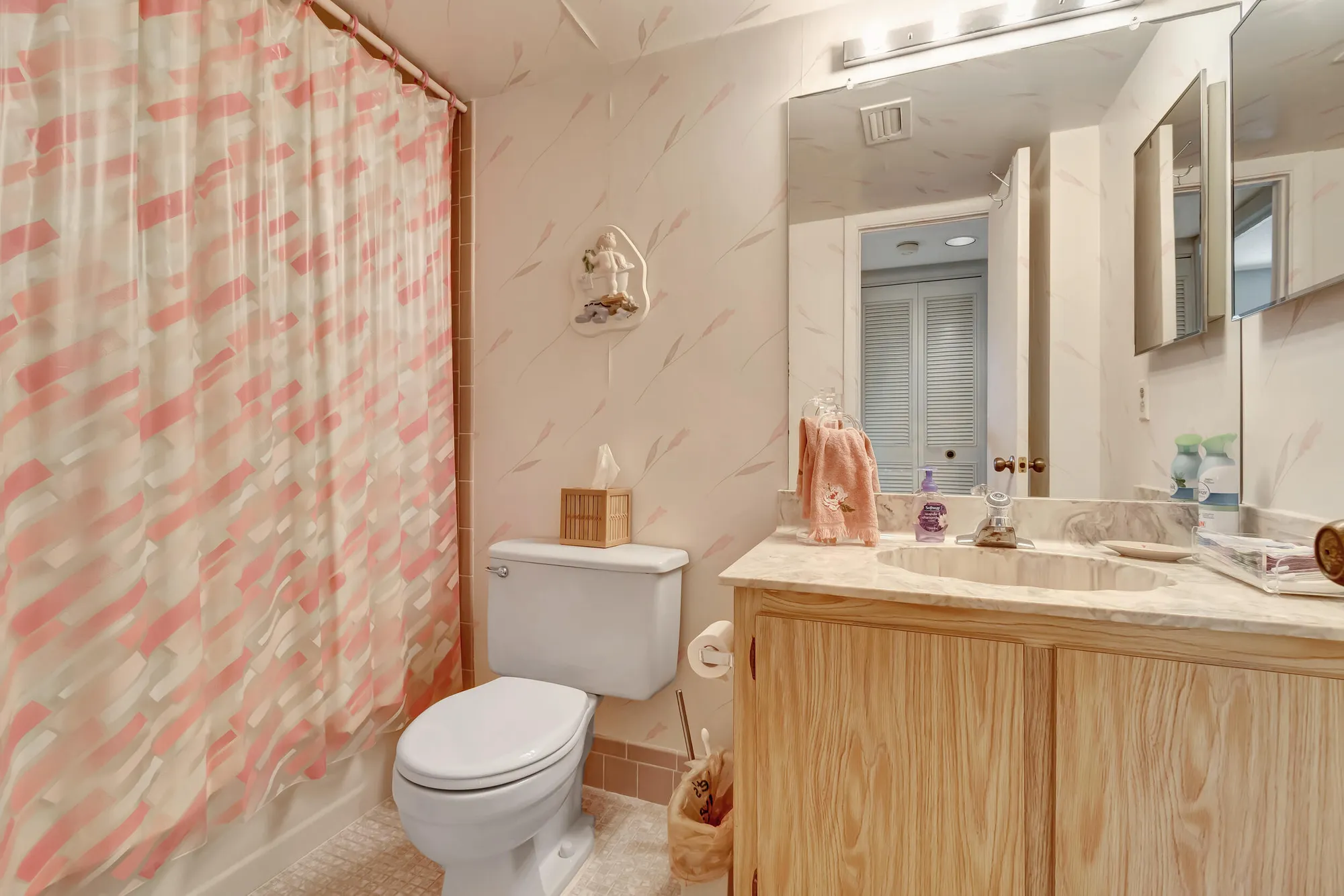 Property Slideshow image 20 of 80 | 6585 kensington ln 307, Delray Beach, FL, 33446