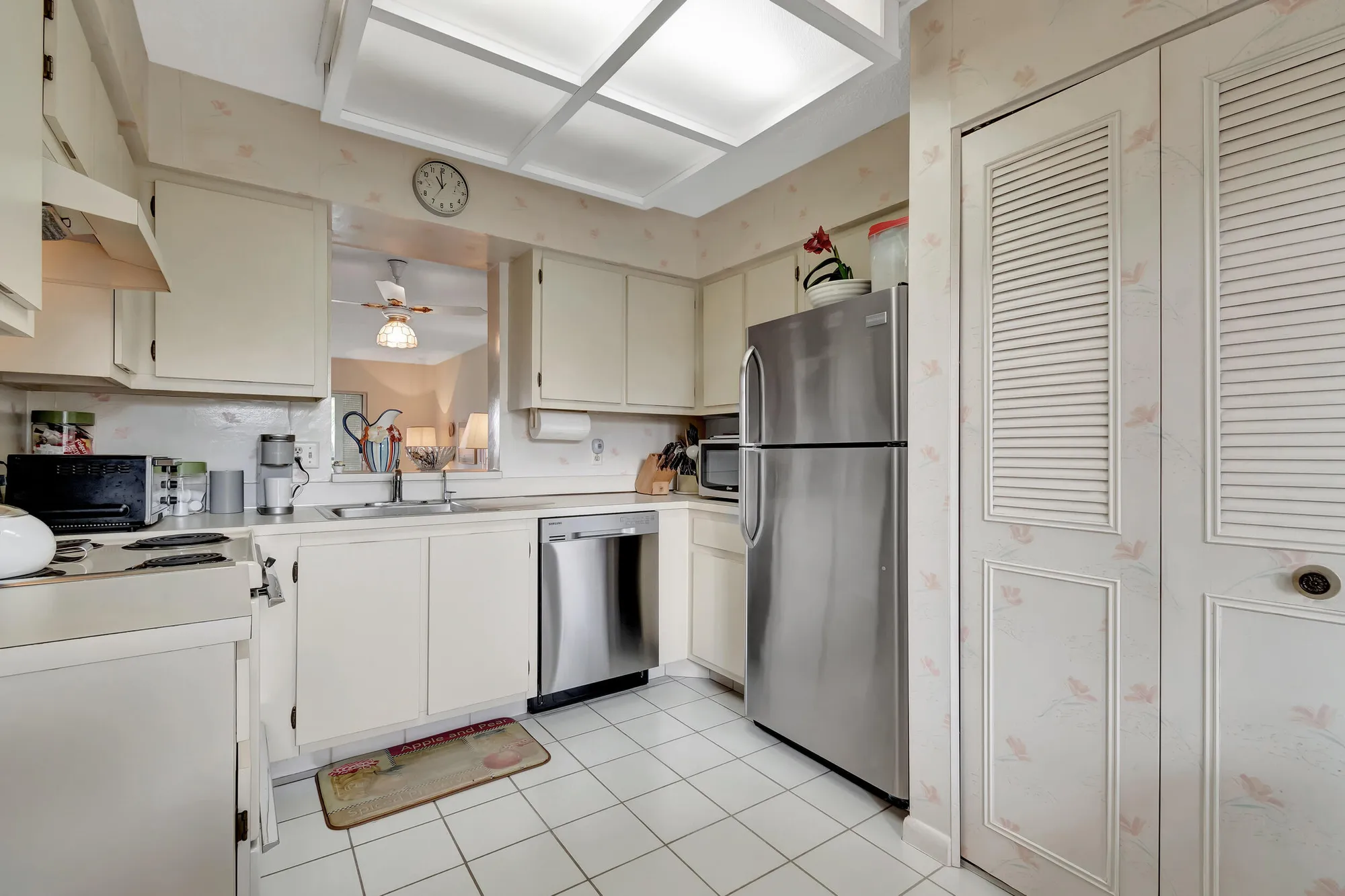 Property Slideshow image 11 of 80 | 6585 kensington ln 307, Delray Beach, FL, 33446