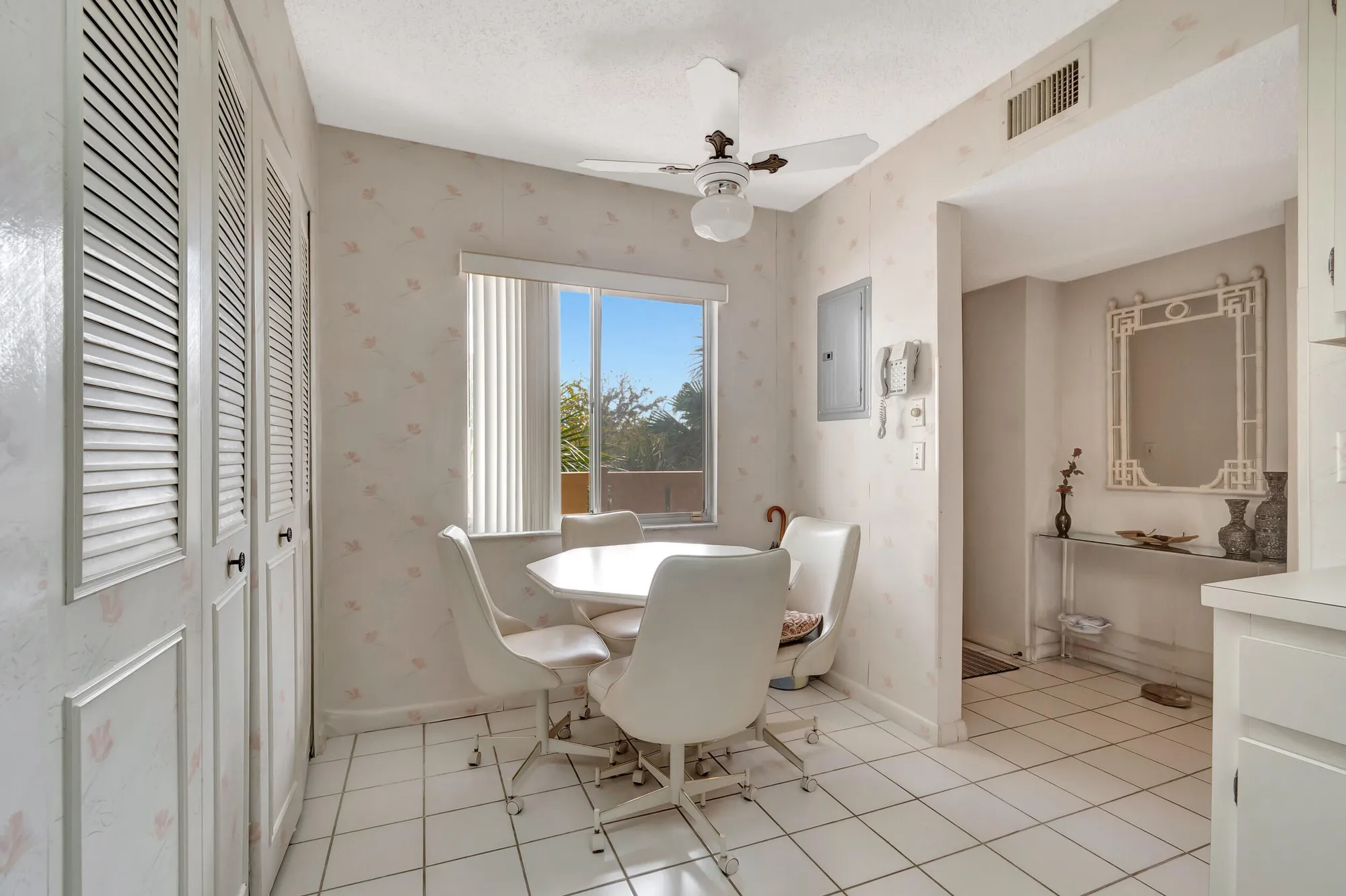 Property Slideshow image 14 of 80 | 6585 kensington ln 307, Delray Beach, FL, 33446