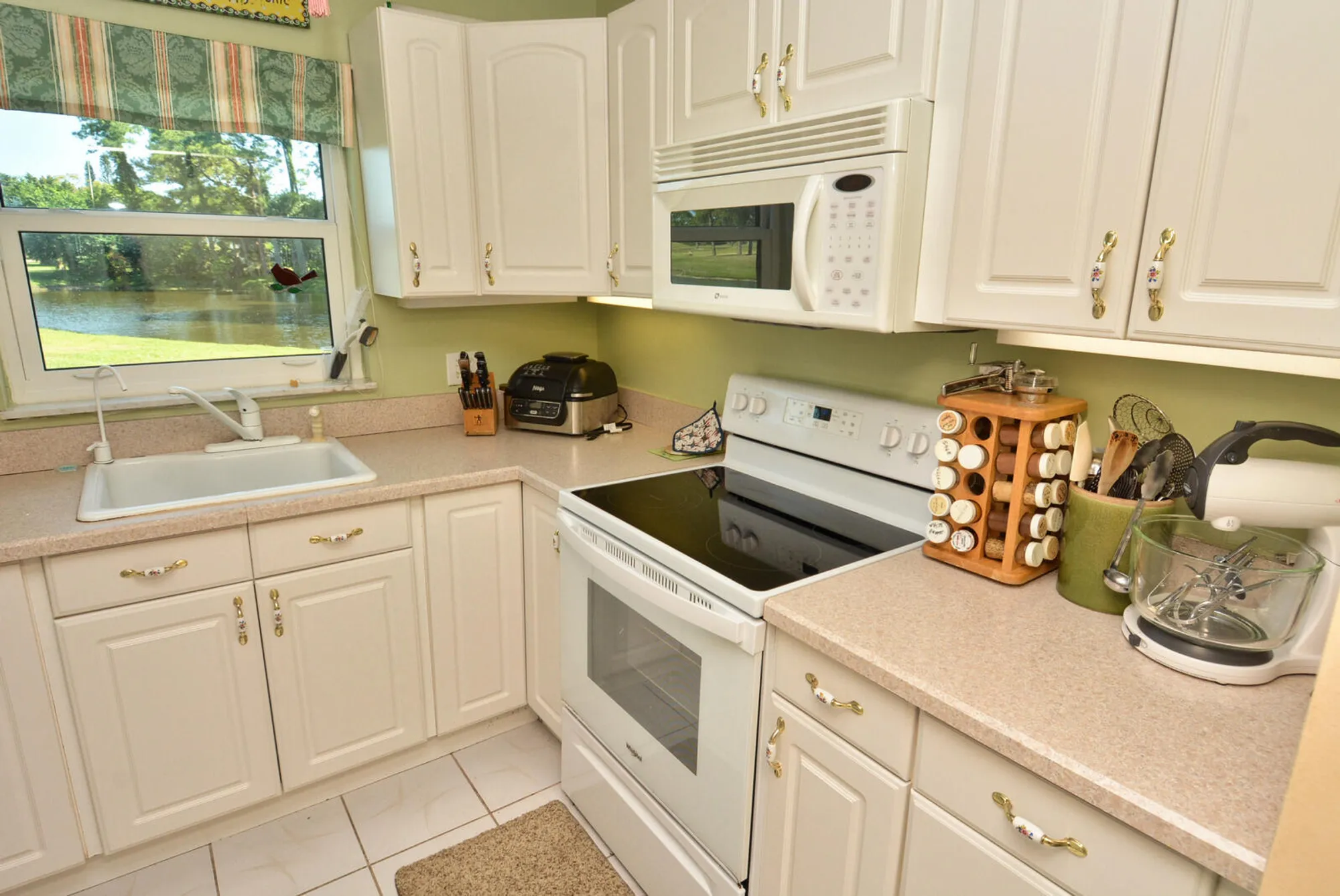 Property Slideshow image 11 of 40 | 1225 nw 21st st 1701, Stuart, FL, 34994