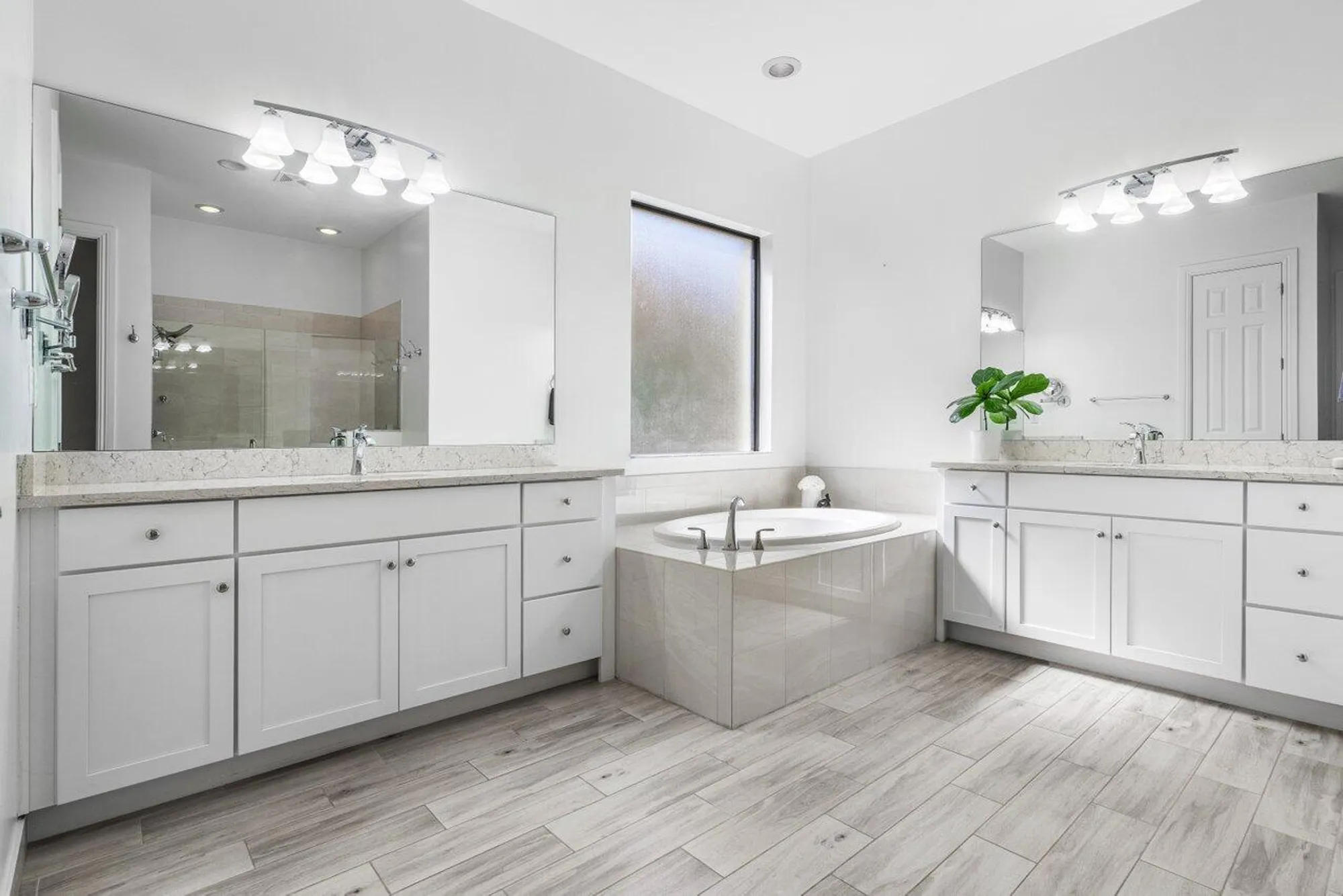 Property Slideshow image 17 of 49 | 11856 leon cir, Parkland, FL, 33076