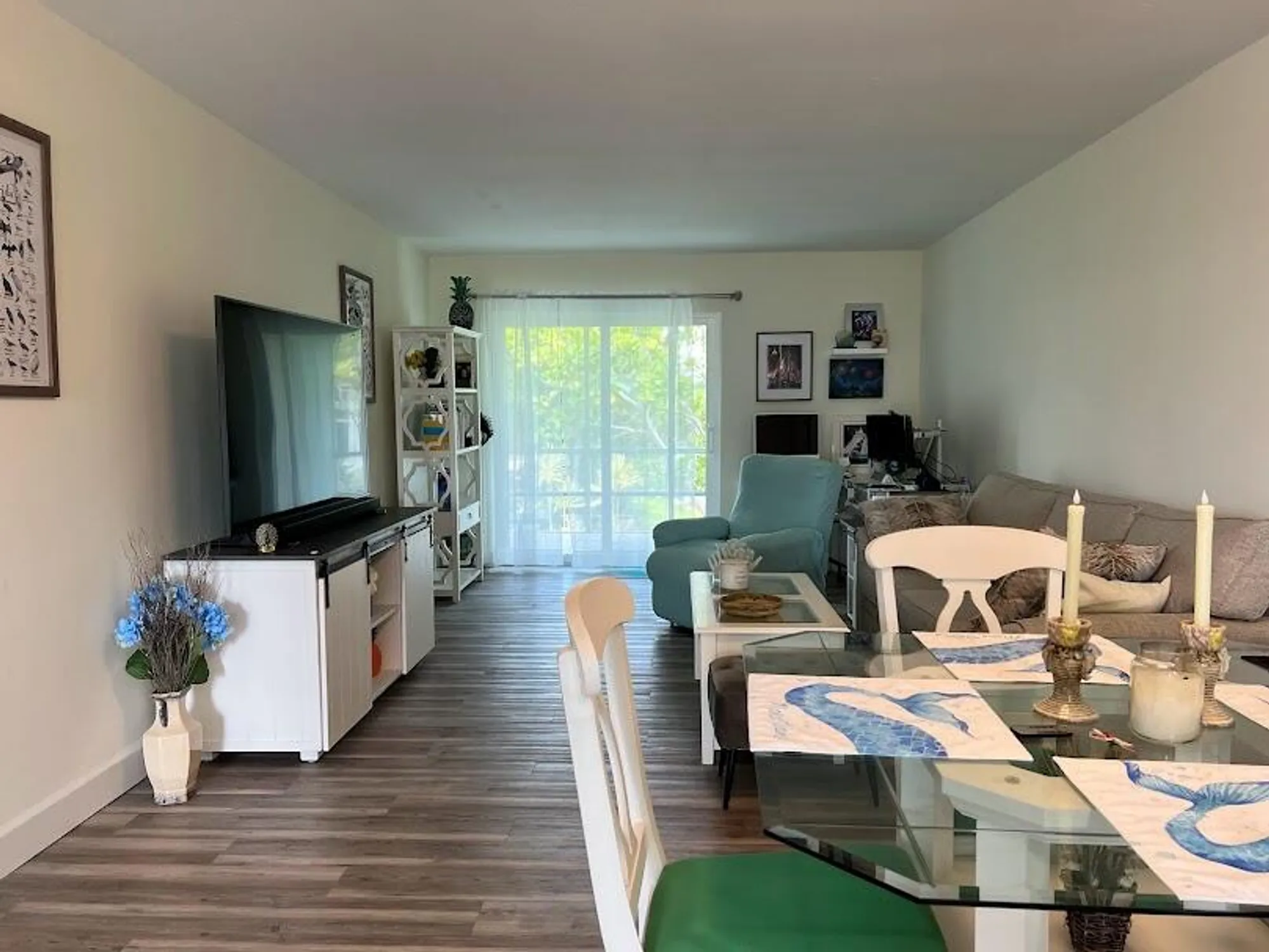 Property Slideshow image 2 of 11 | 323 leeward ln apt 204, Fort Pierce, FL, 34949