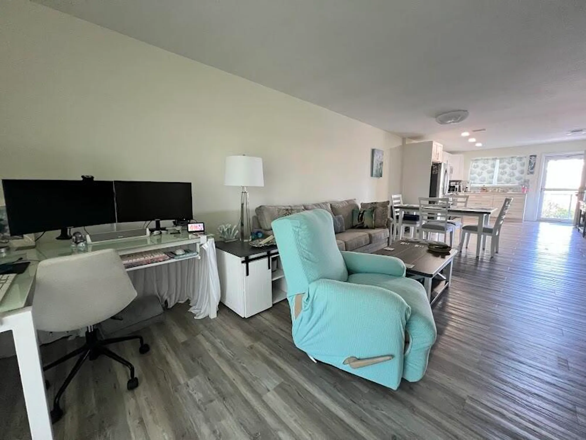 Property Slideshow image 4 of 11 | 323 leeward ln apt 204, Fort Pierce, FL, 34949