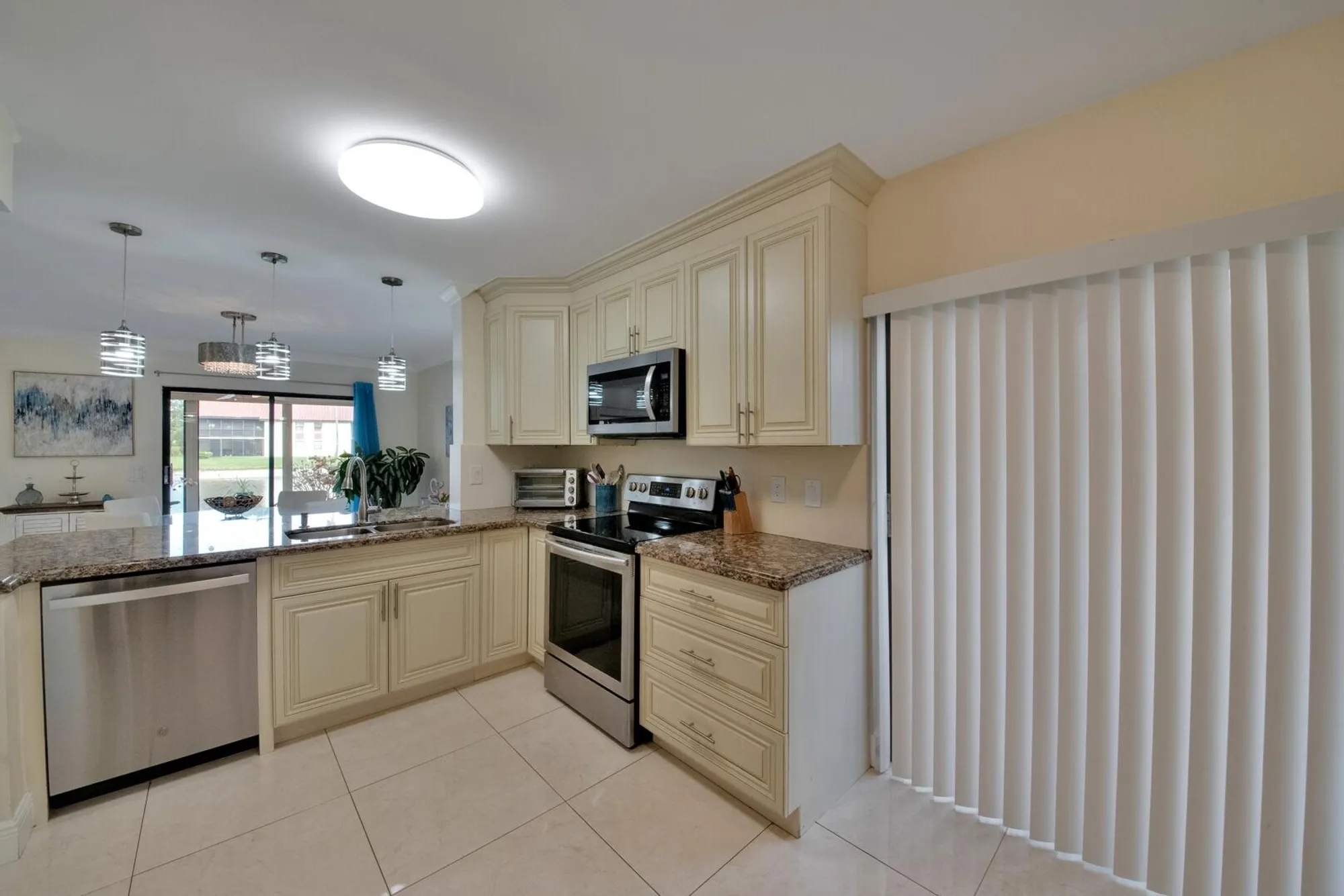 Property Slideshow image 12 of 37 | 10223 n circle lake dr apt 102, Boynton Beach, FL, 33437