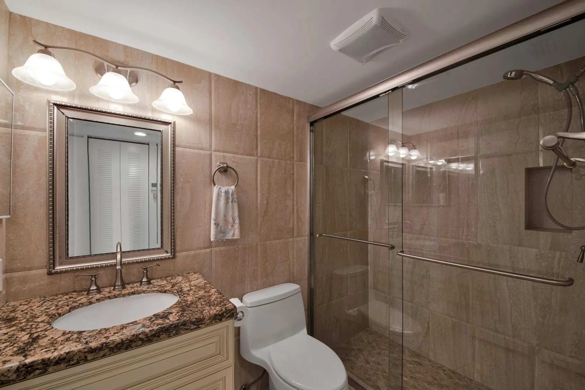 Property Slideshow image 19 of 37 | 10223 n circle lake dr apt 102, Boynton Beach, FL, 33437