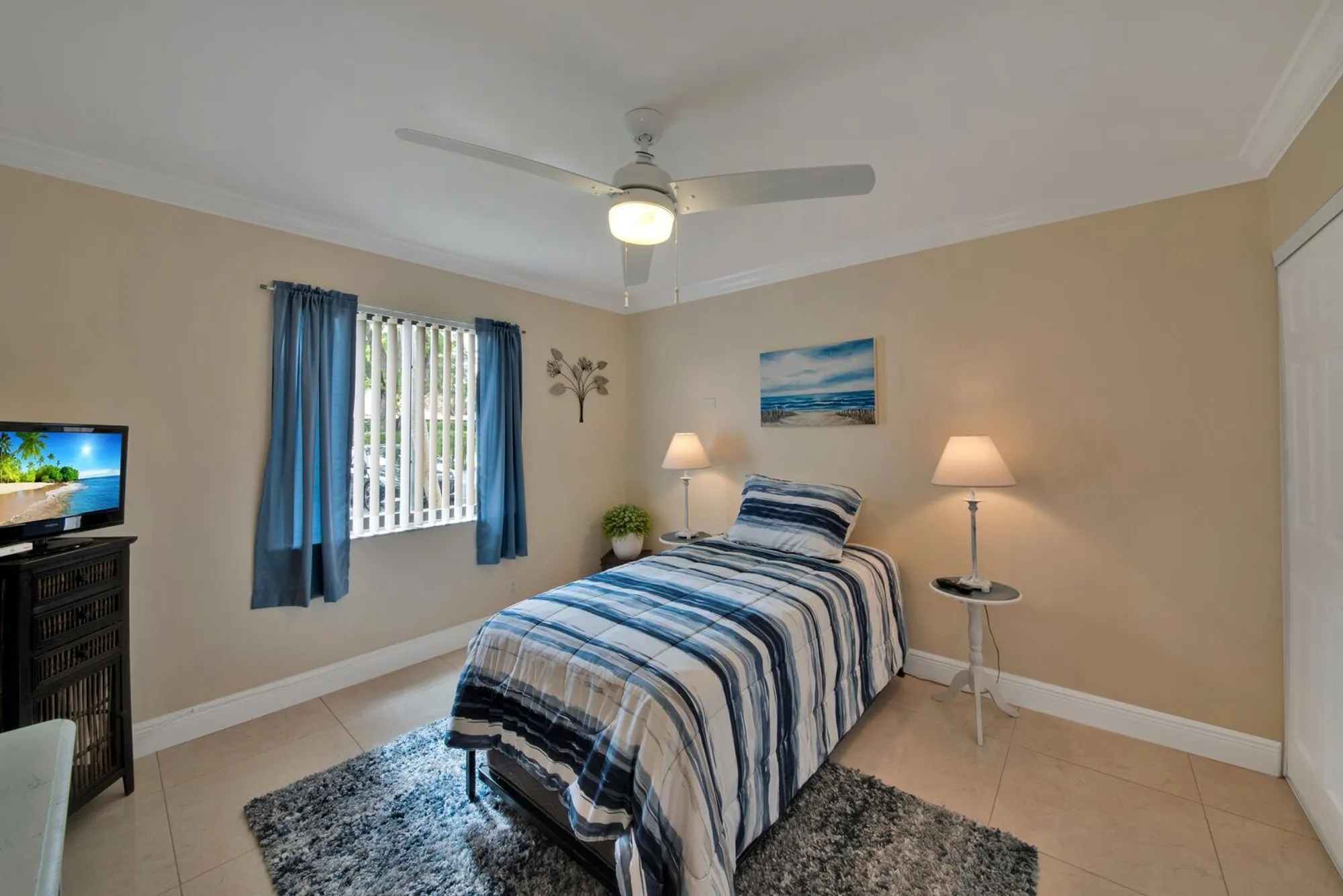 Property Slideshow image 17 of 37 | 10223 n circle lake dr apt 102, Boynton Beach, FL, 33437