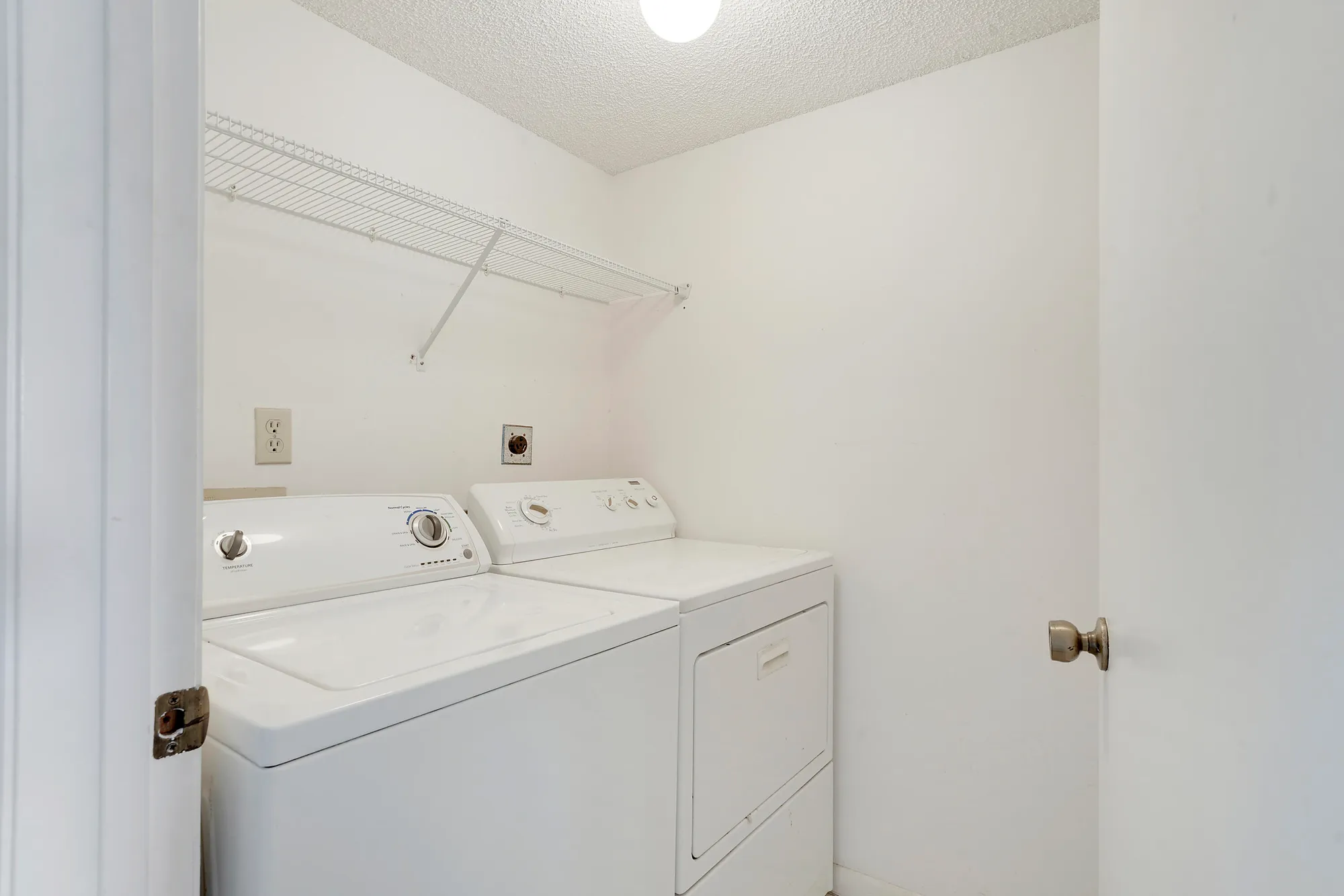 Property Slideshow image 11 of 14 | 6698 10th ave 205, Lake Worth, FL, 33467