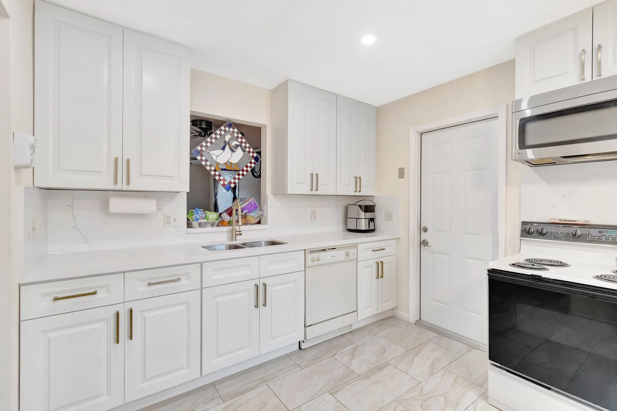 Property Slideshow image 16 of 37 | 14882 wildflower ln, Delray Beach, FL, 33446