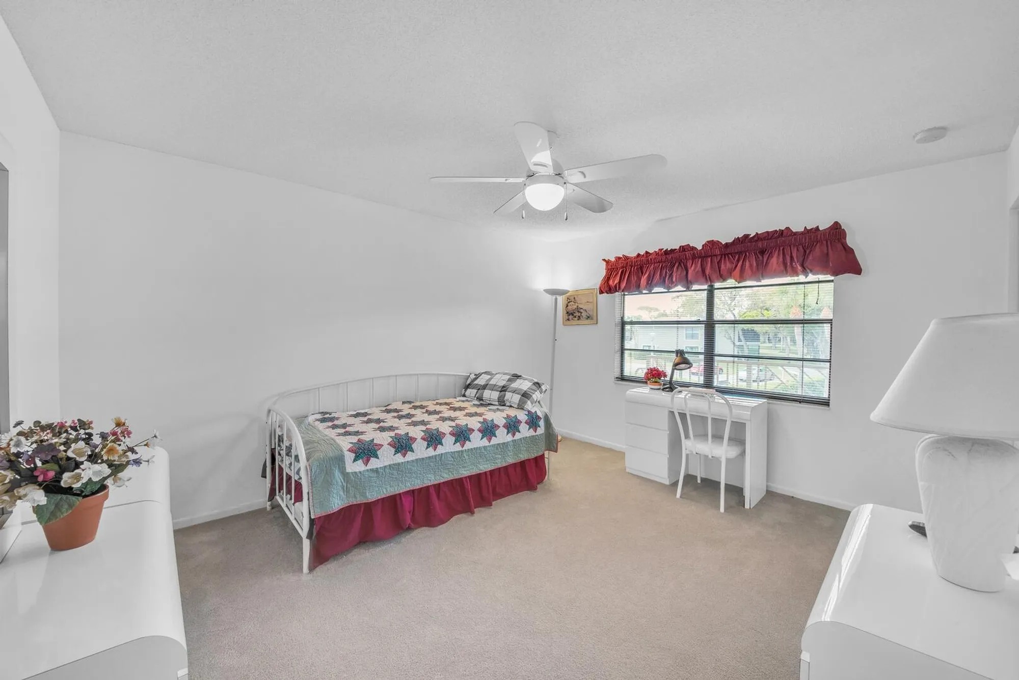 Property Slideshow image 16 of 32 | 36 stratford ln f, Boynton Beach, FL, 33436