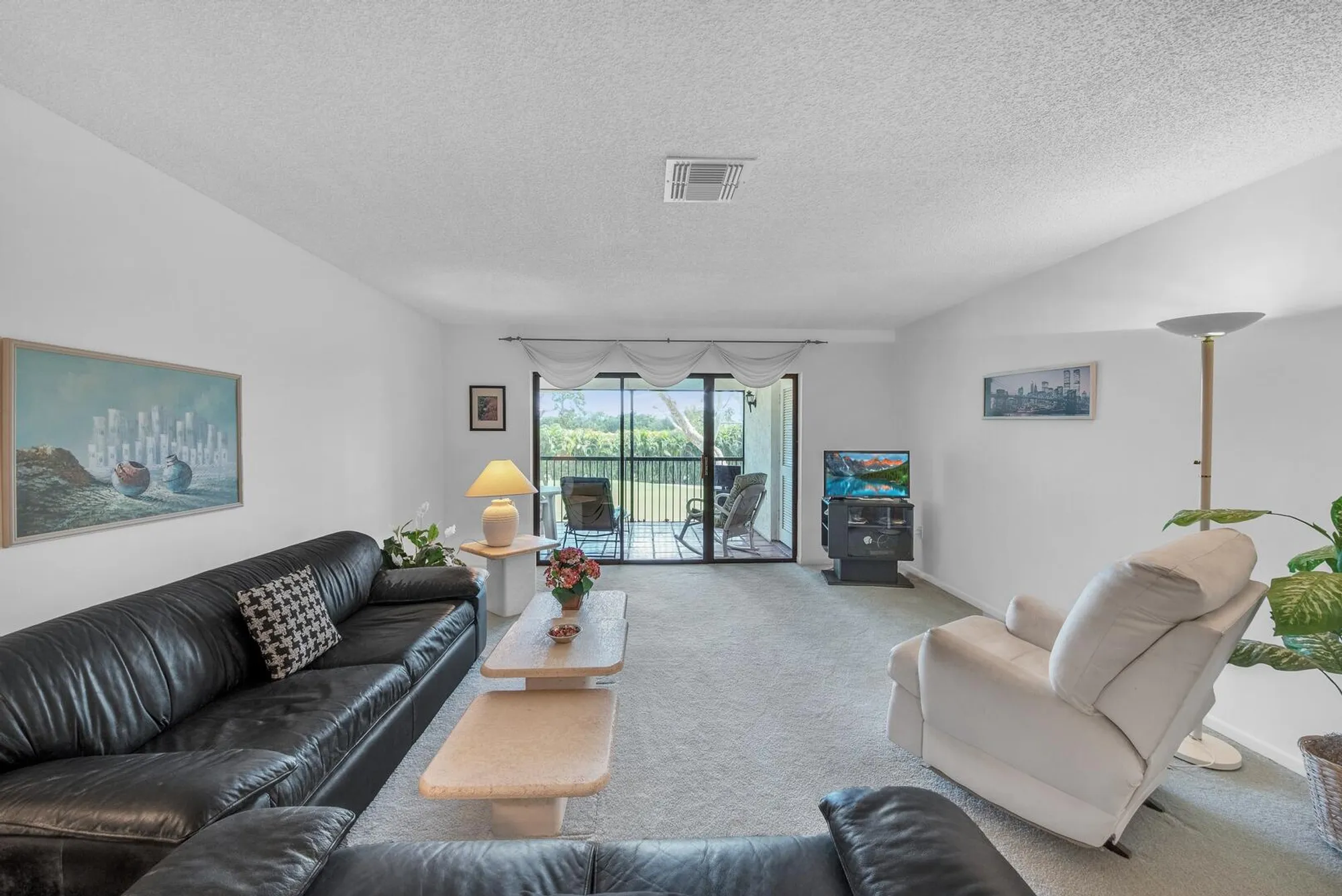 Property Slideshow image 4 of 32 | 36 stratford ln f, Boynton Beach, FL, 33436