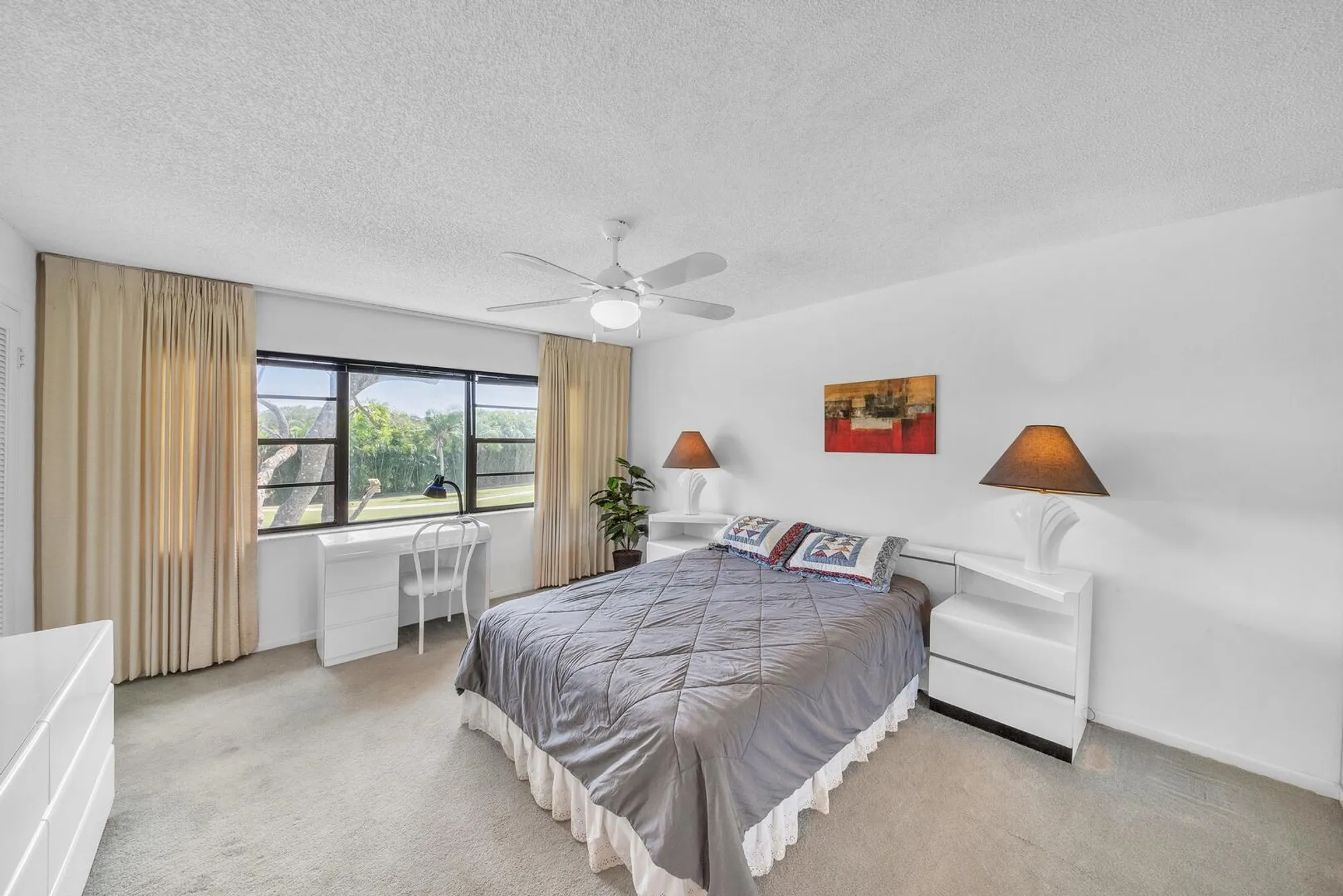 Property Slideshow image 13 of 32 | 36 stratford ln f, Boynton Beach, FL, 33436