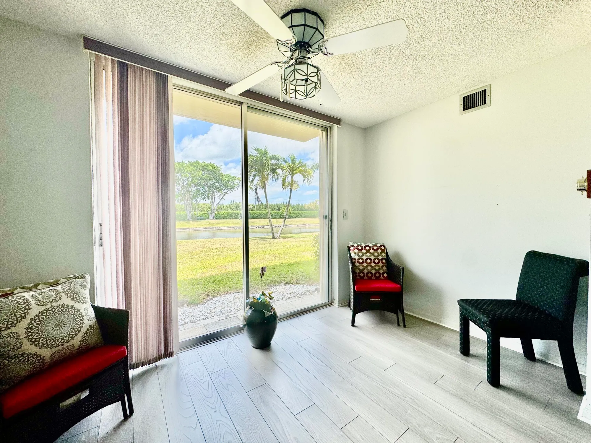 Property Slideshow image 15 of 35 | 7145 huntington ln 102, Delray Beach, FL, 33446