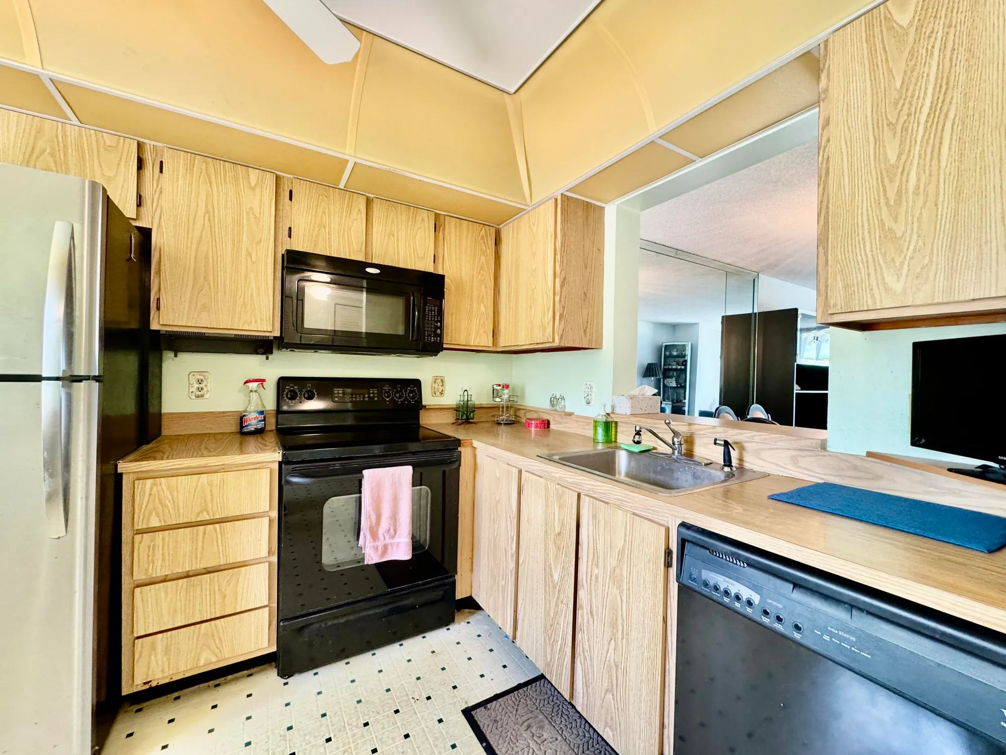 Property Slideshow image 4 of 35 | 7145 huntington ln 102, Delray Beach, FL, 33446