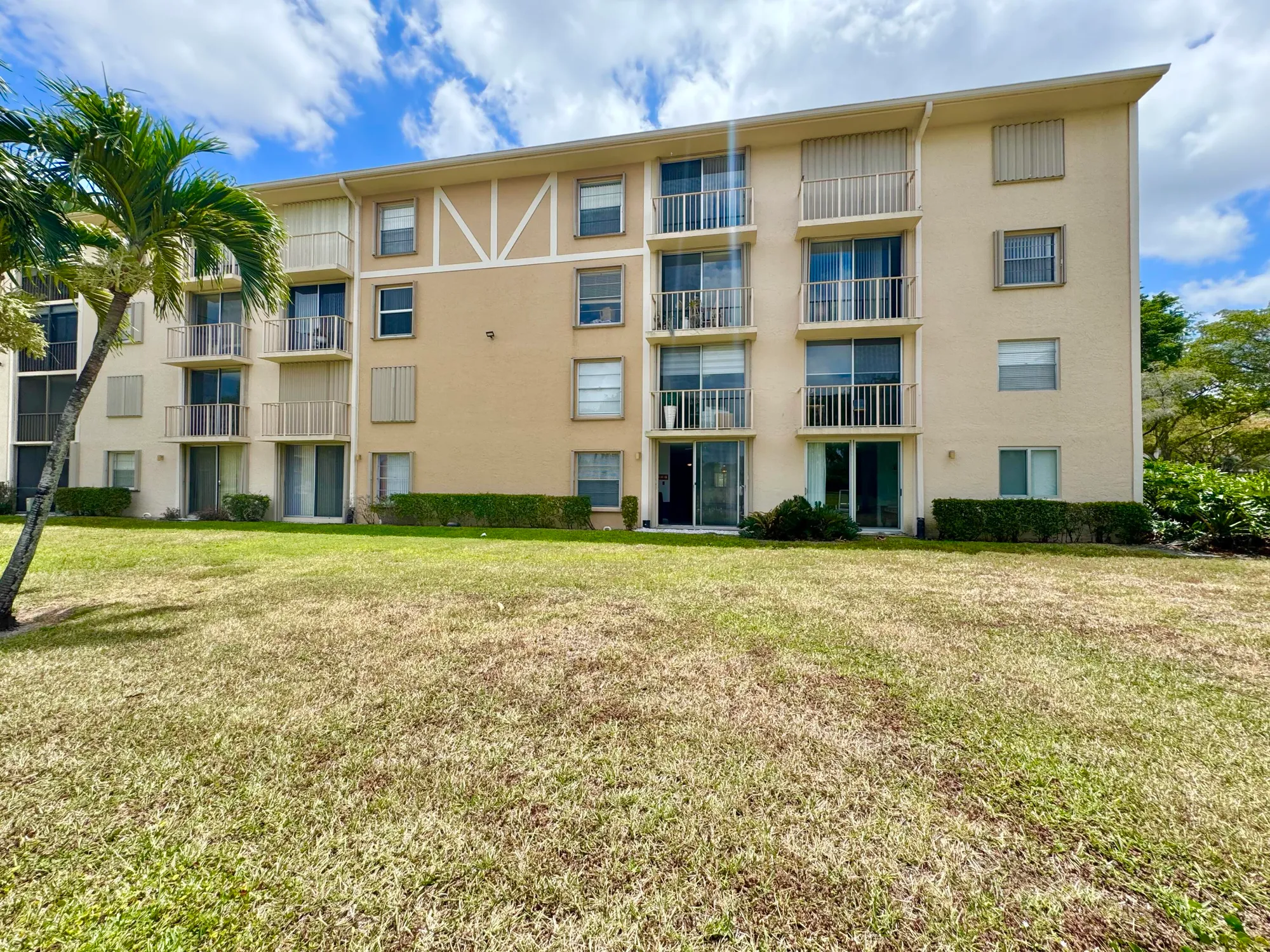 Property Slideshow image 33 of 35 | 7145 huntington ln 102, Delray Beach, FL, 33446