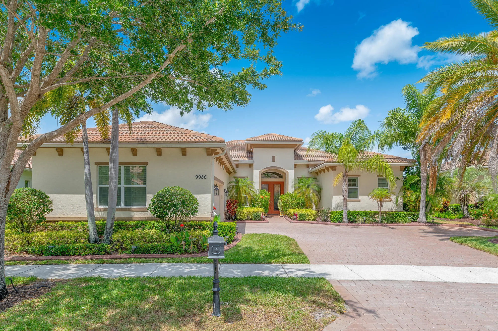 Property Slideshow image 4 of 49 | 9986 sw nuova way, Port Saint Lucie, FL, 34986