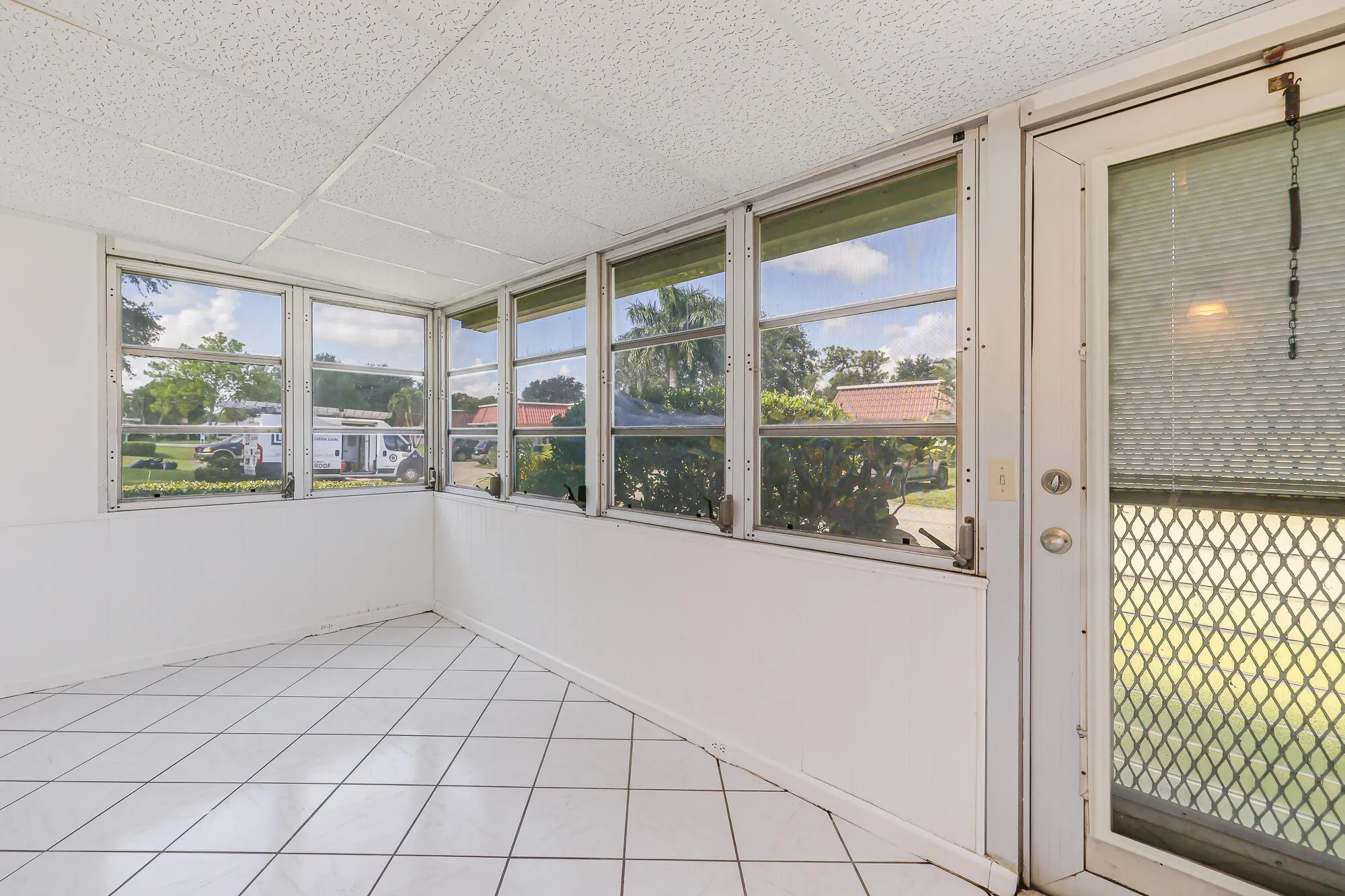 Property Slideshow image 8 of 24 | 114 amherst ln, Lake Worth, FL, 33467