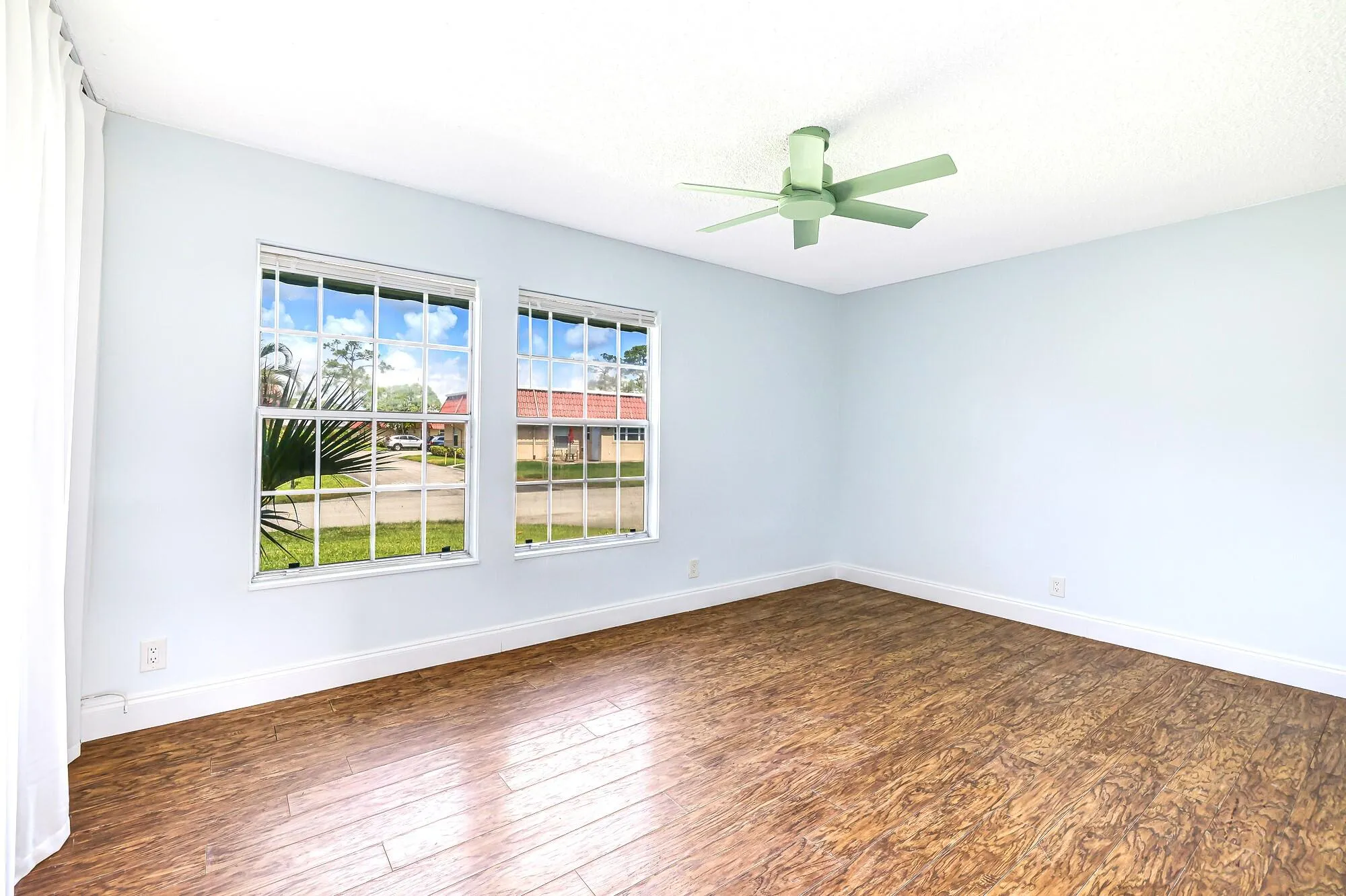 Property Slideshow image 13 of 24 | 114 amherst ln, Lake Worth, FL, 33467
