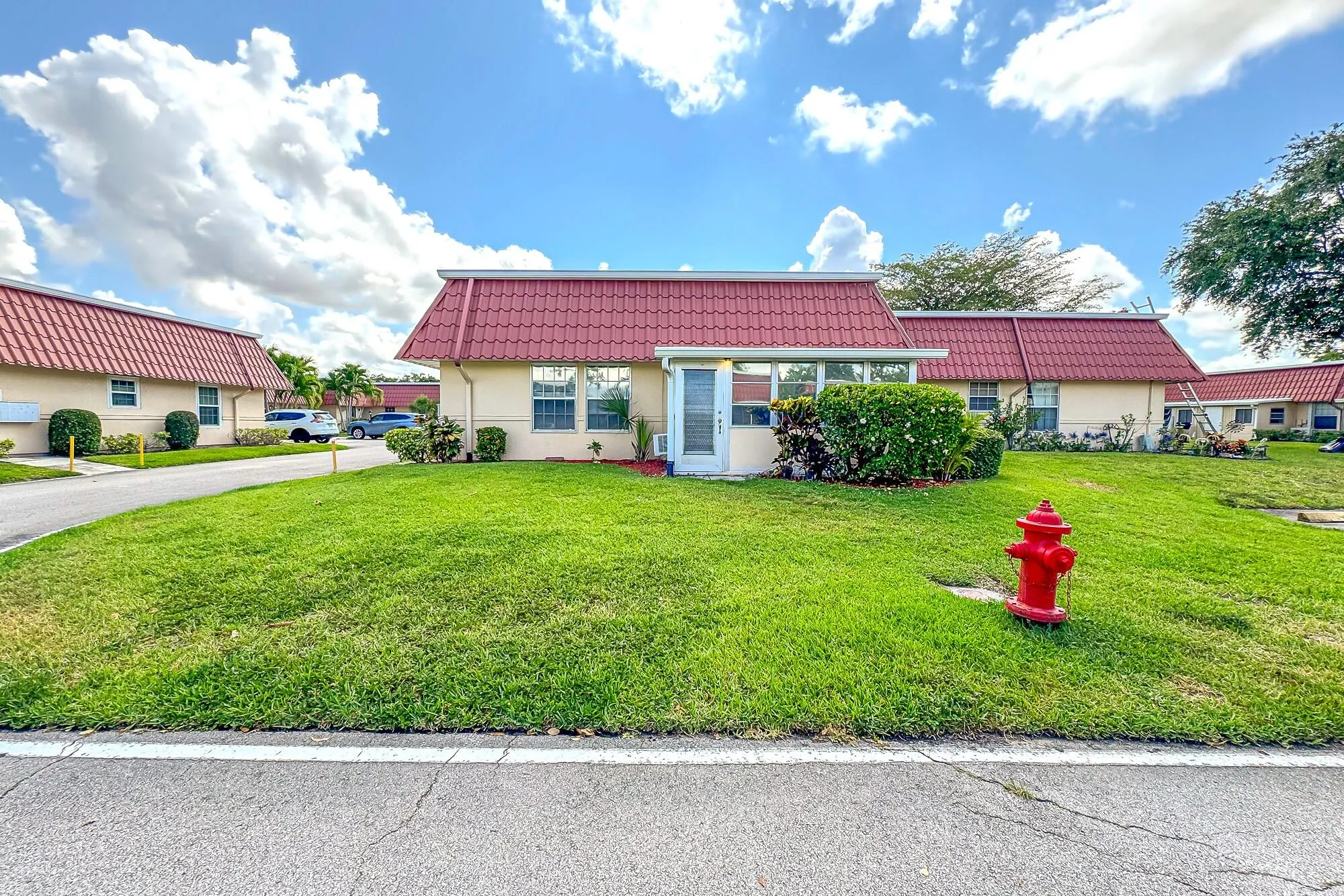 Property Slideshow image 15 of 24 | 114 amherst ln, Lake Worth, FL, 33467