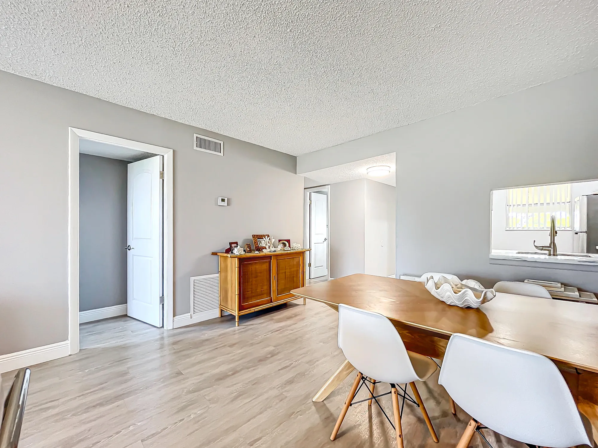 Property Slideshow image 6 of 48 | 133 lake evelyn dr, West Palm Beach, FL, 33411