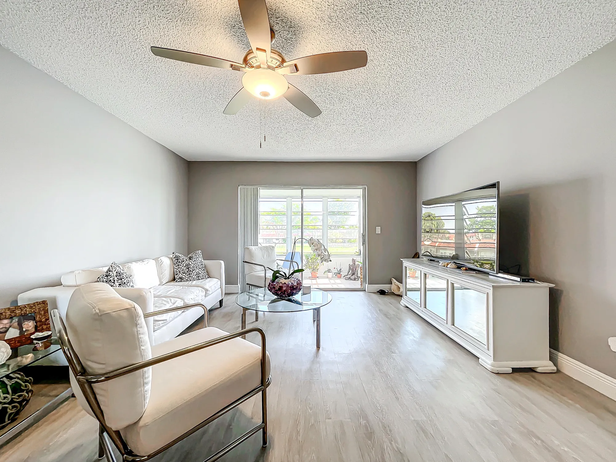 Property Slideshow image 7 of 48 | 133 lake evelyn dr, West Palm Beach, FL, 33411